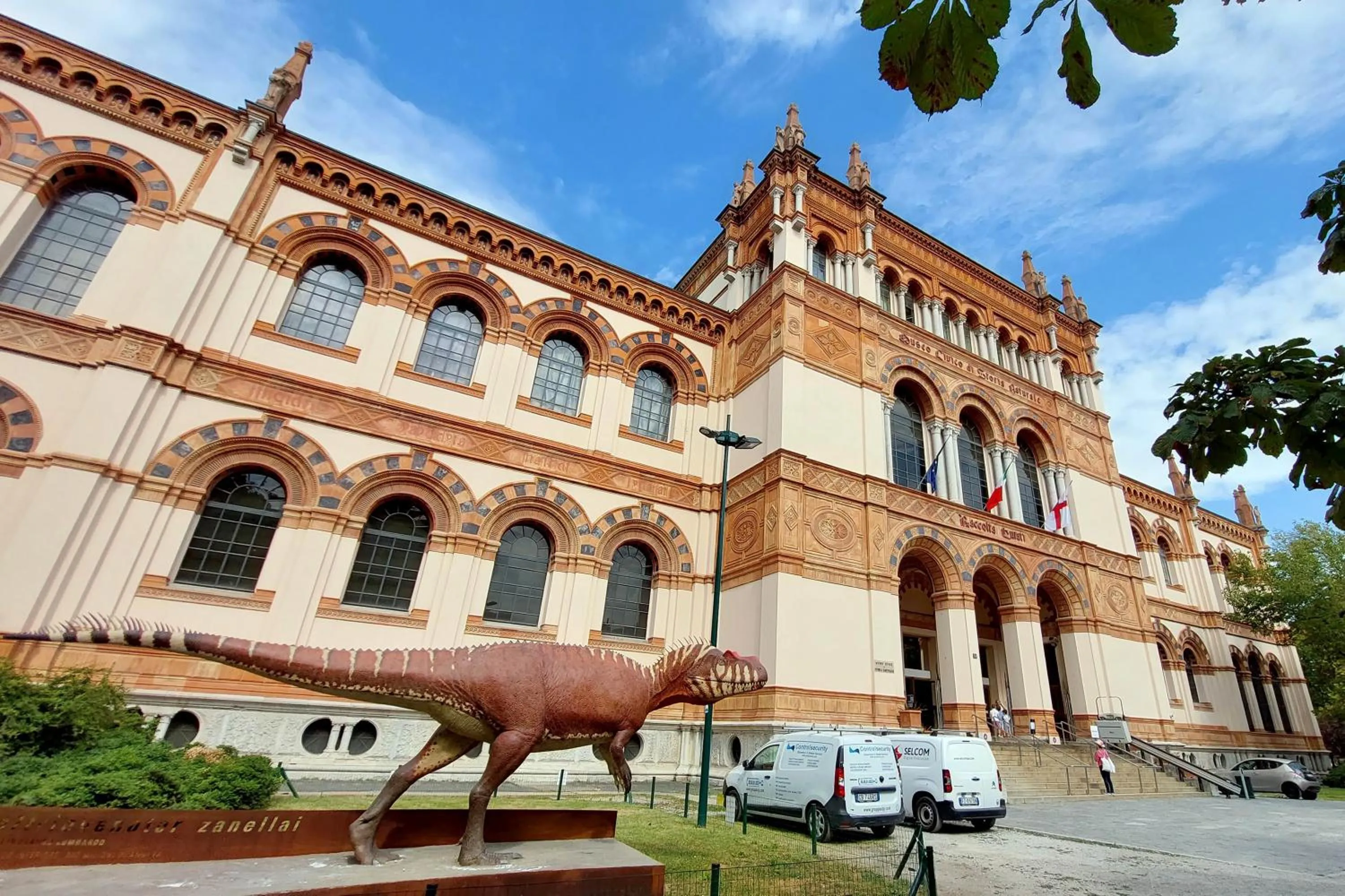 Nearby landmark in Vico Fashion District