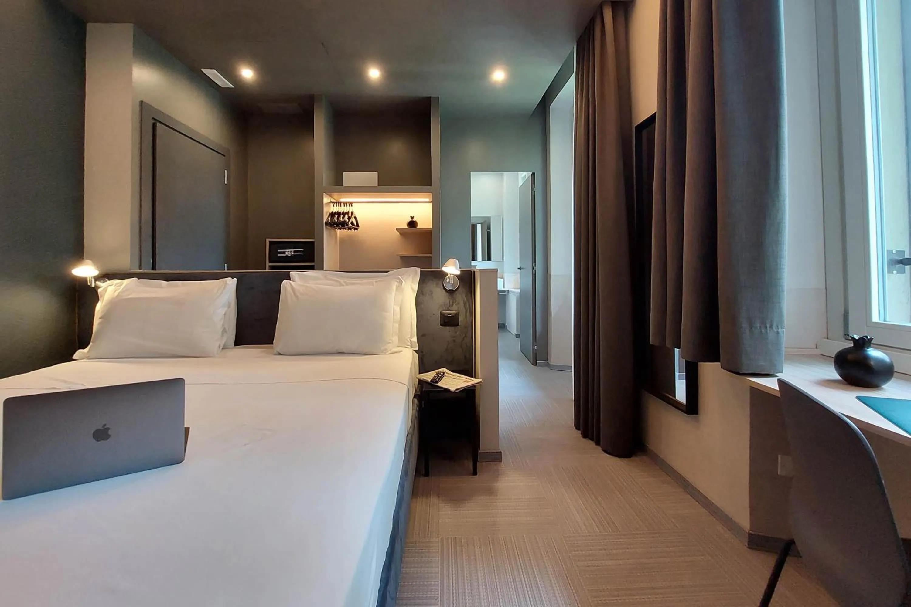 Bed in Vico Fashion District