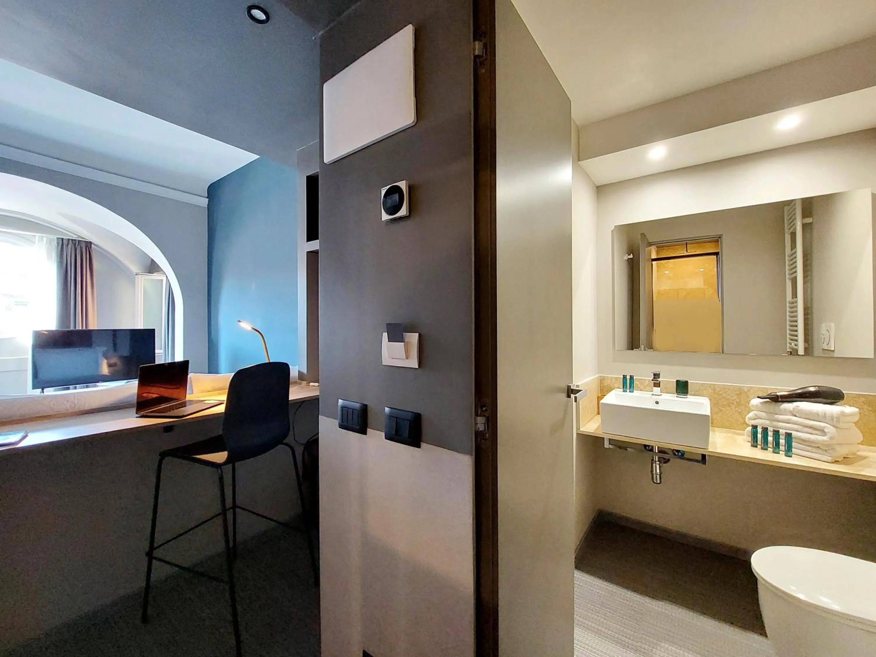 Bathroom in Vico Fashion District