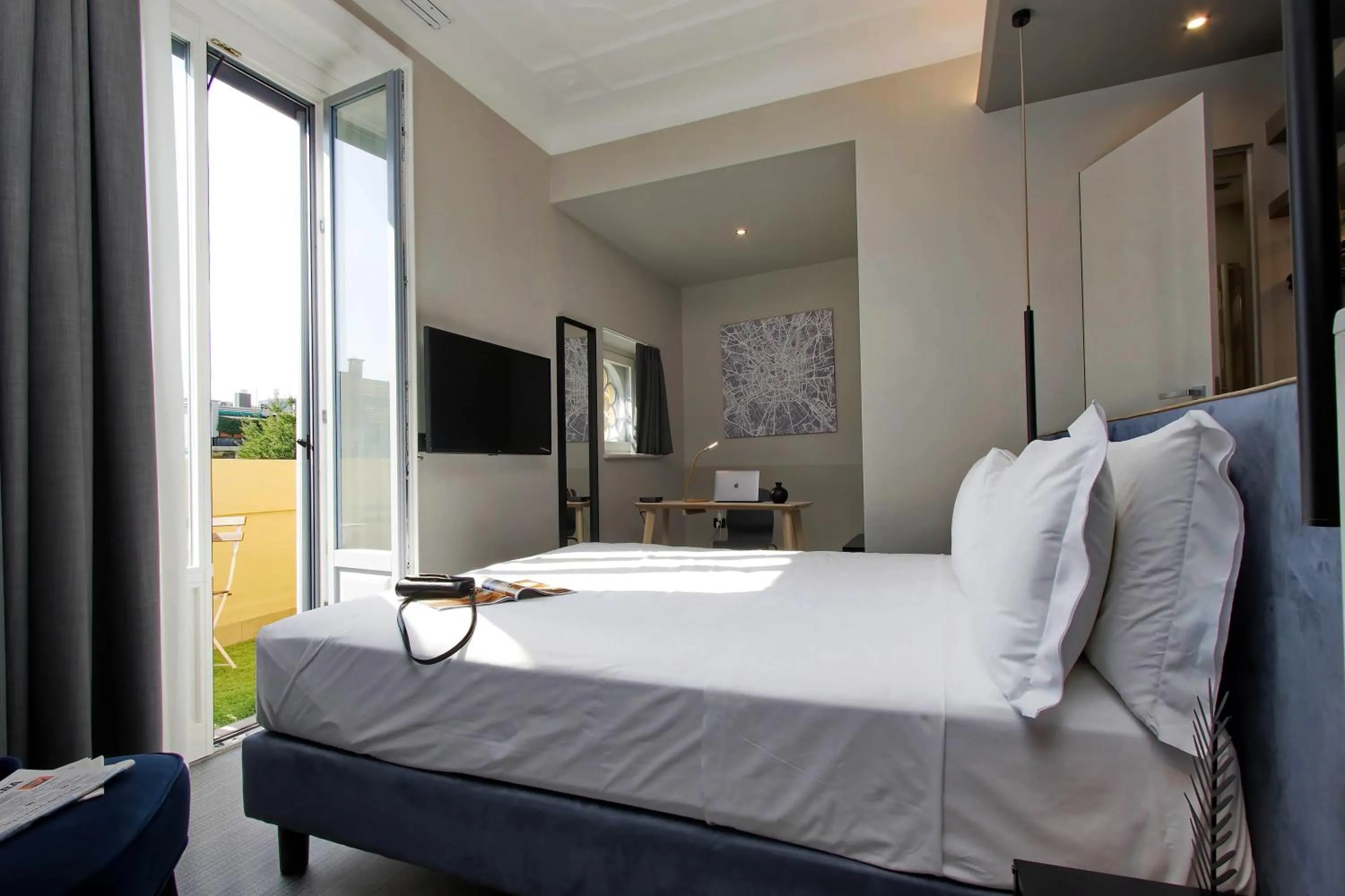 Bed in Vico Fashion District