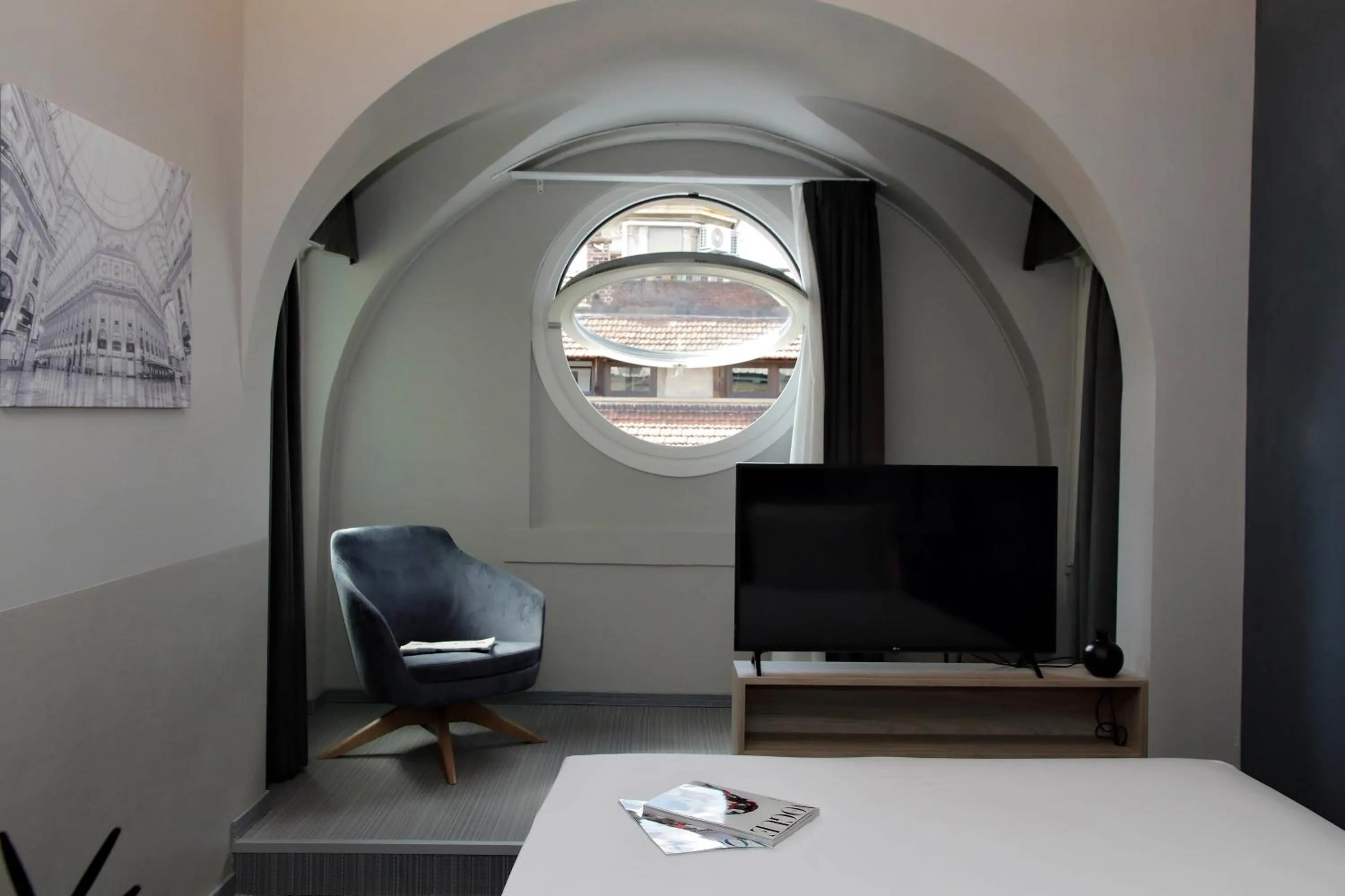 Seating area in Vico Fashion District