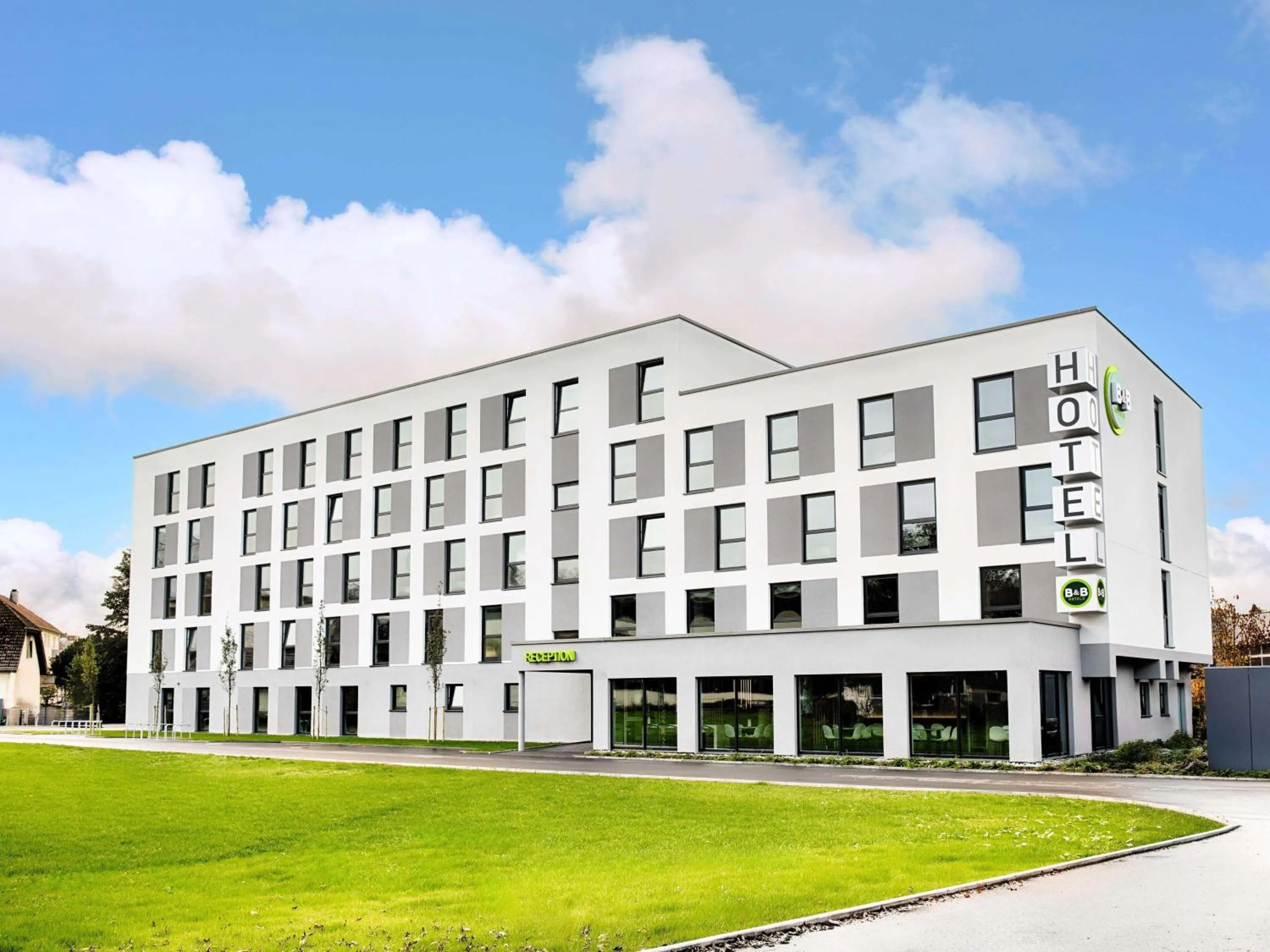 Property building in B&B Hotel Ravensburg