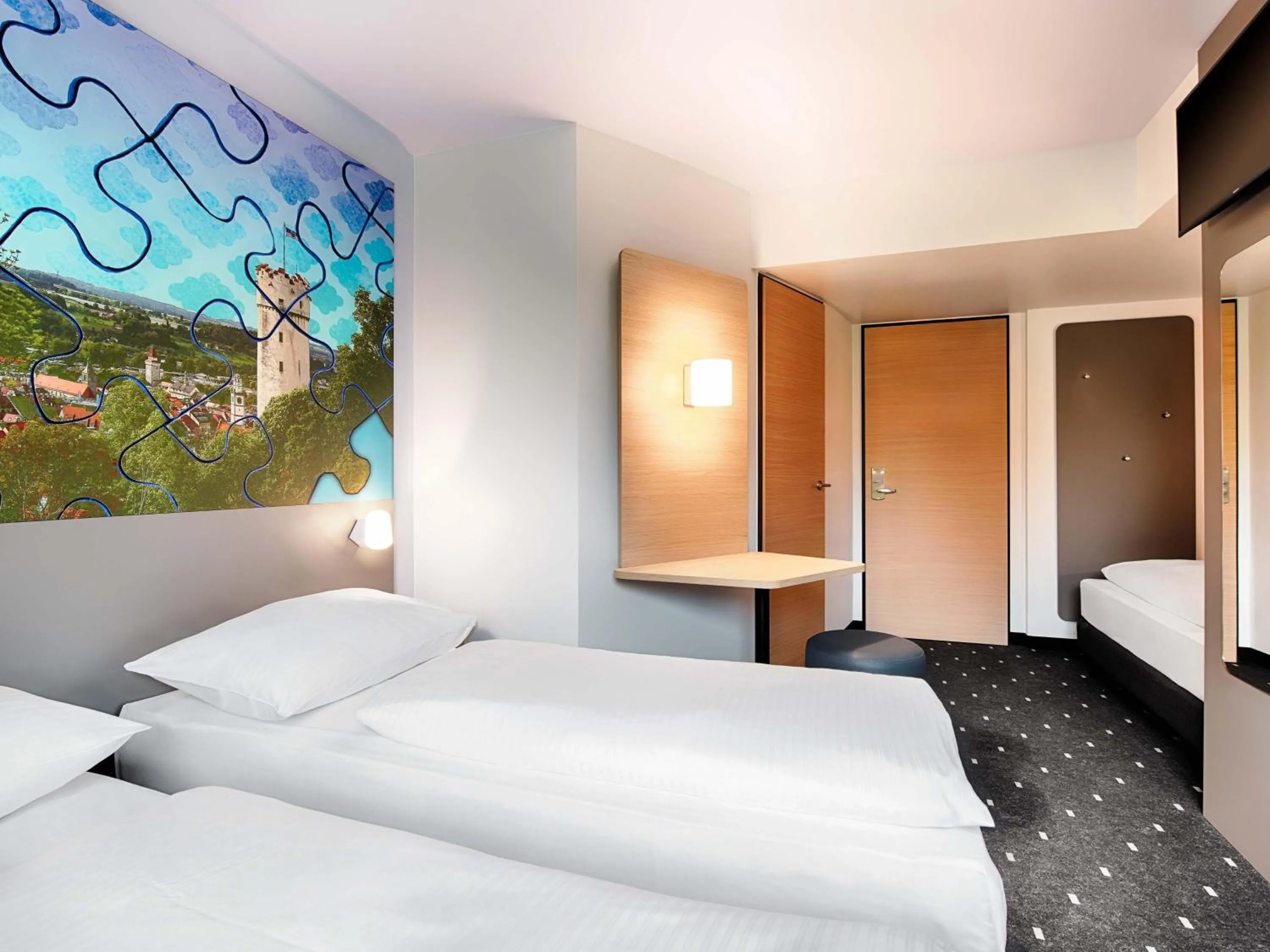 Photo of the whole room, Bed in B&B Hotel Ravensburg