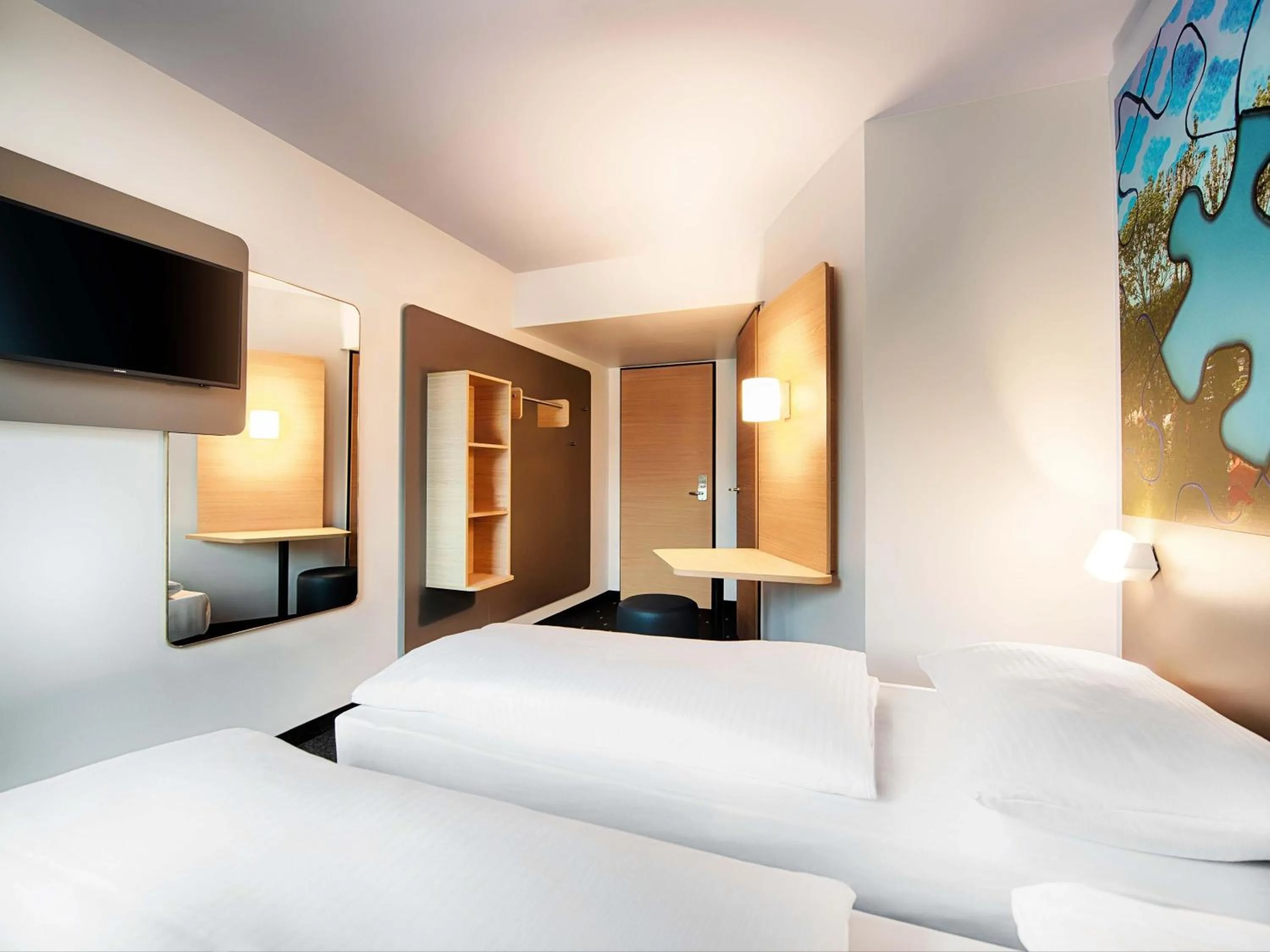 Photo of the whole room, Bed in B&B Hotel Ravensburg