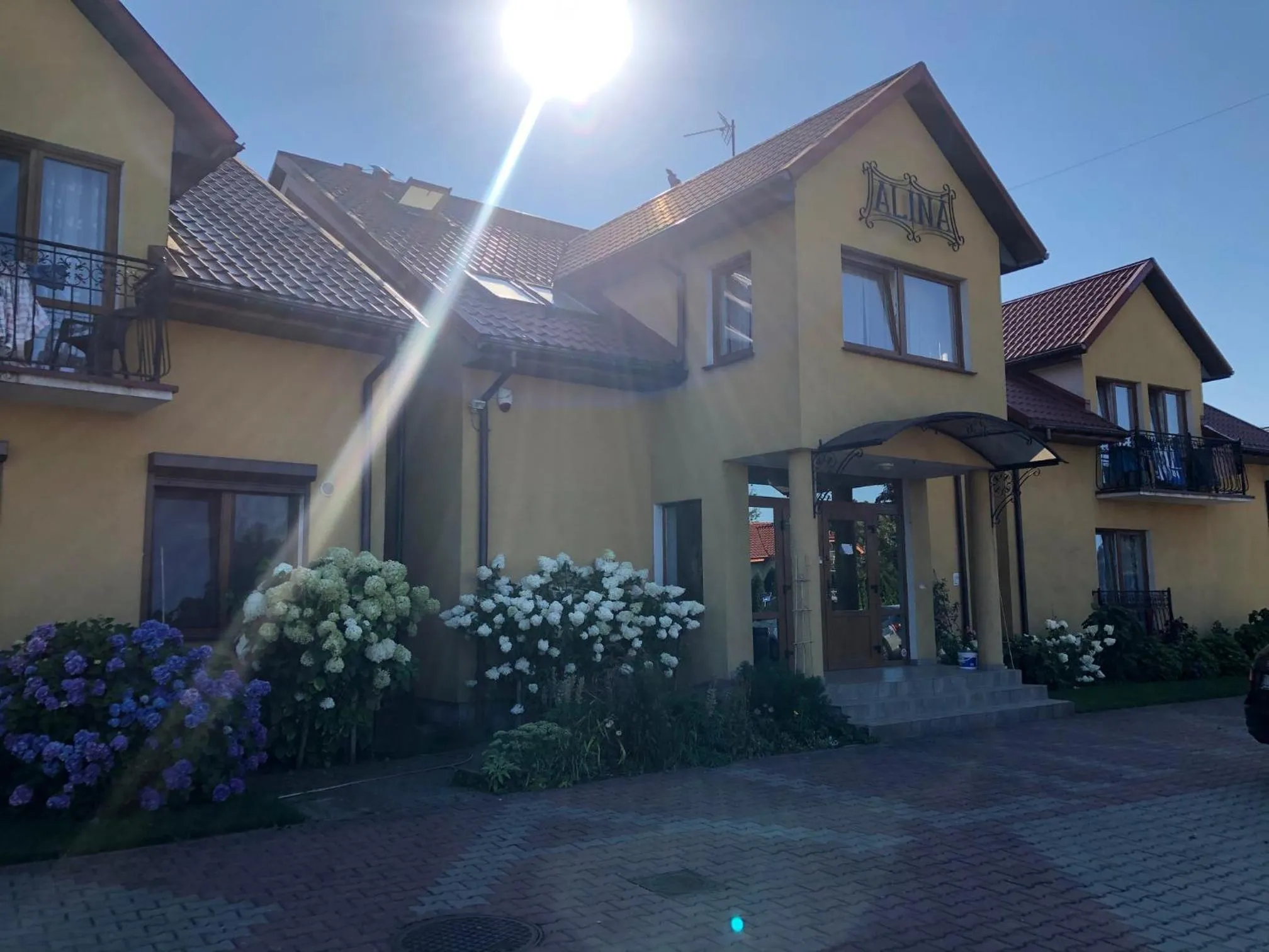 Property building in Pokoje Alina