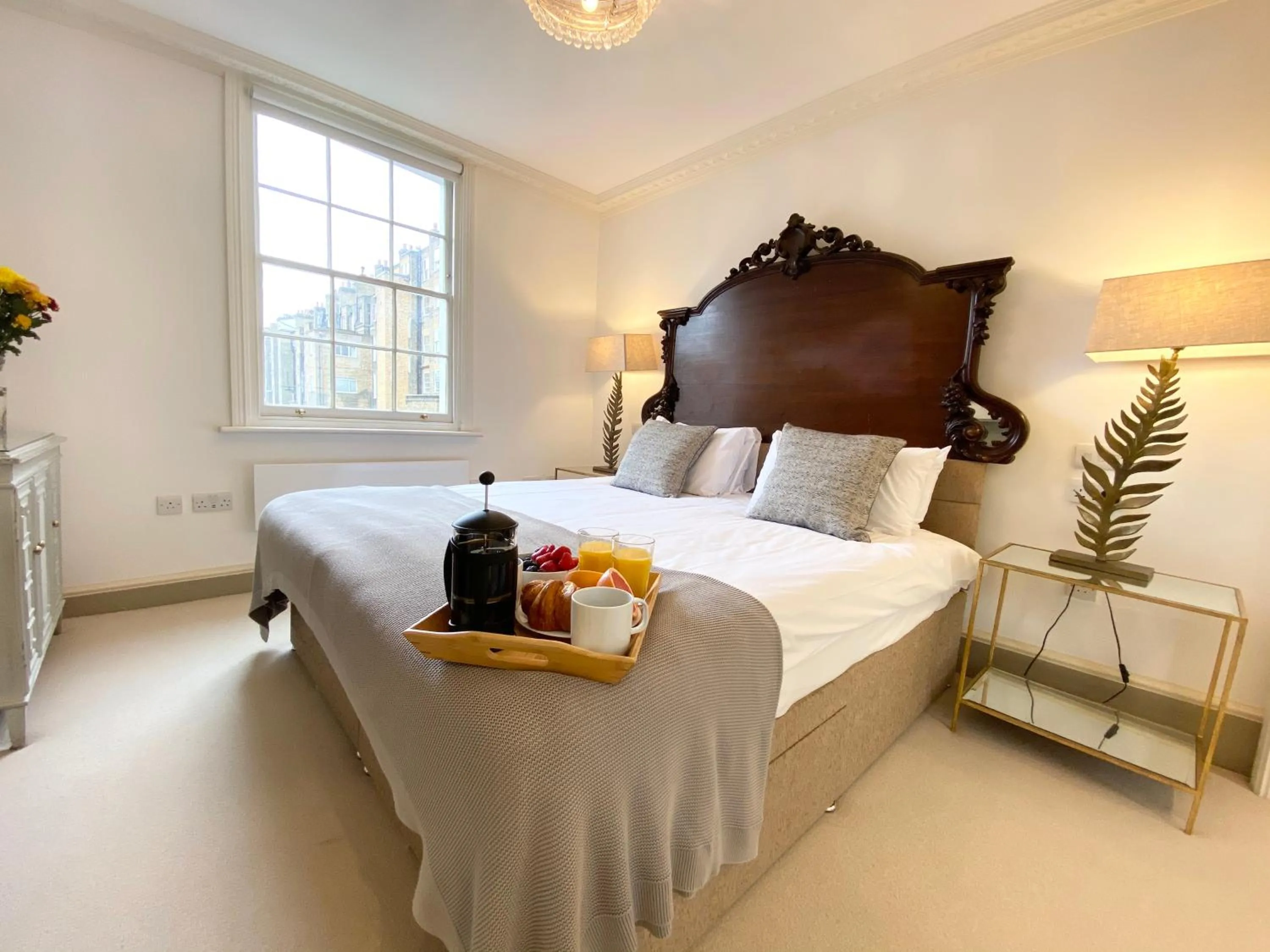 Bed in Stylish Apartments in Pimlico & Westminster