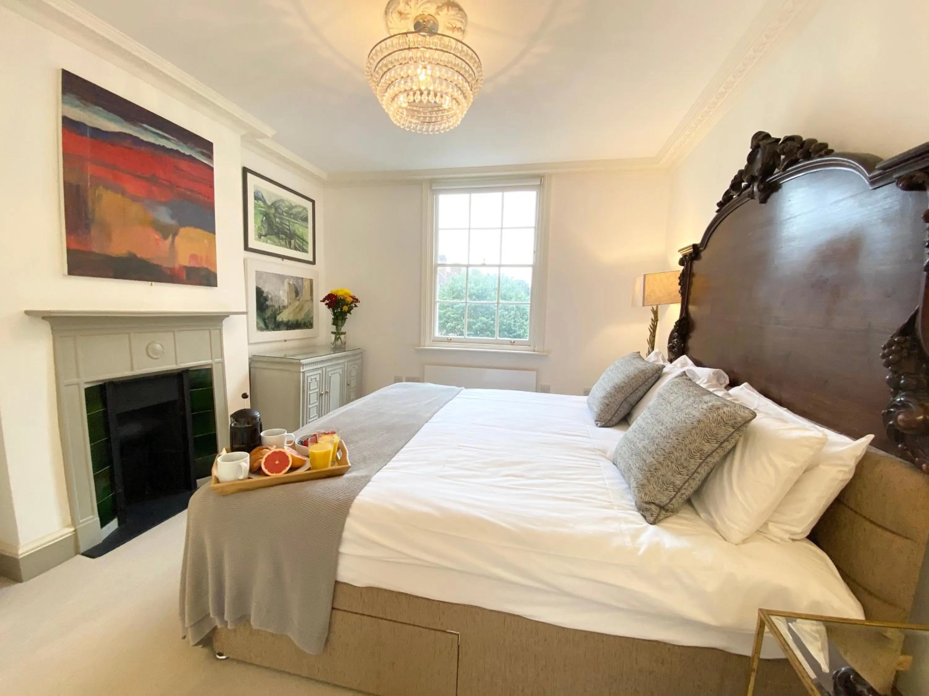 Bed in Stylish Apartments in Pimlico & Westminster