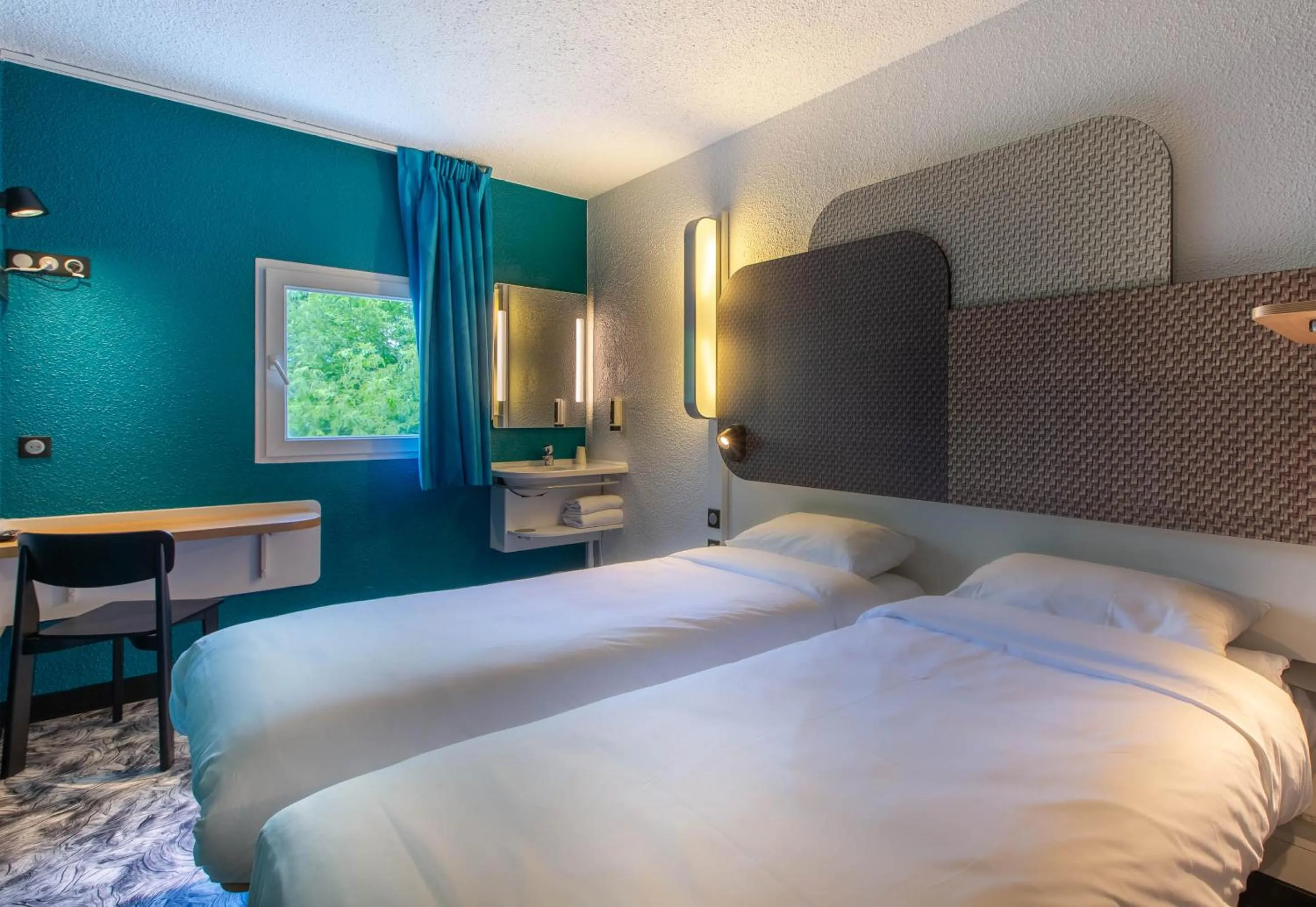 Bed in B&B HOTEL Châteauroux A20 L'Occitane