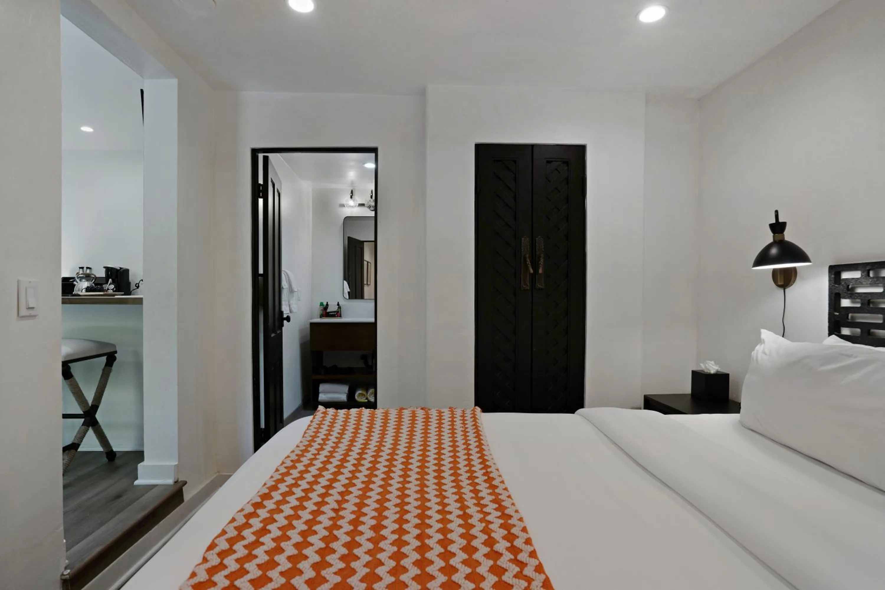 Bed in Talavera Palm Springs