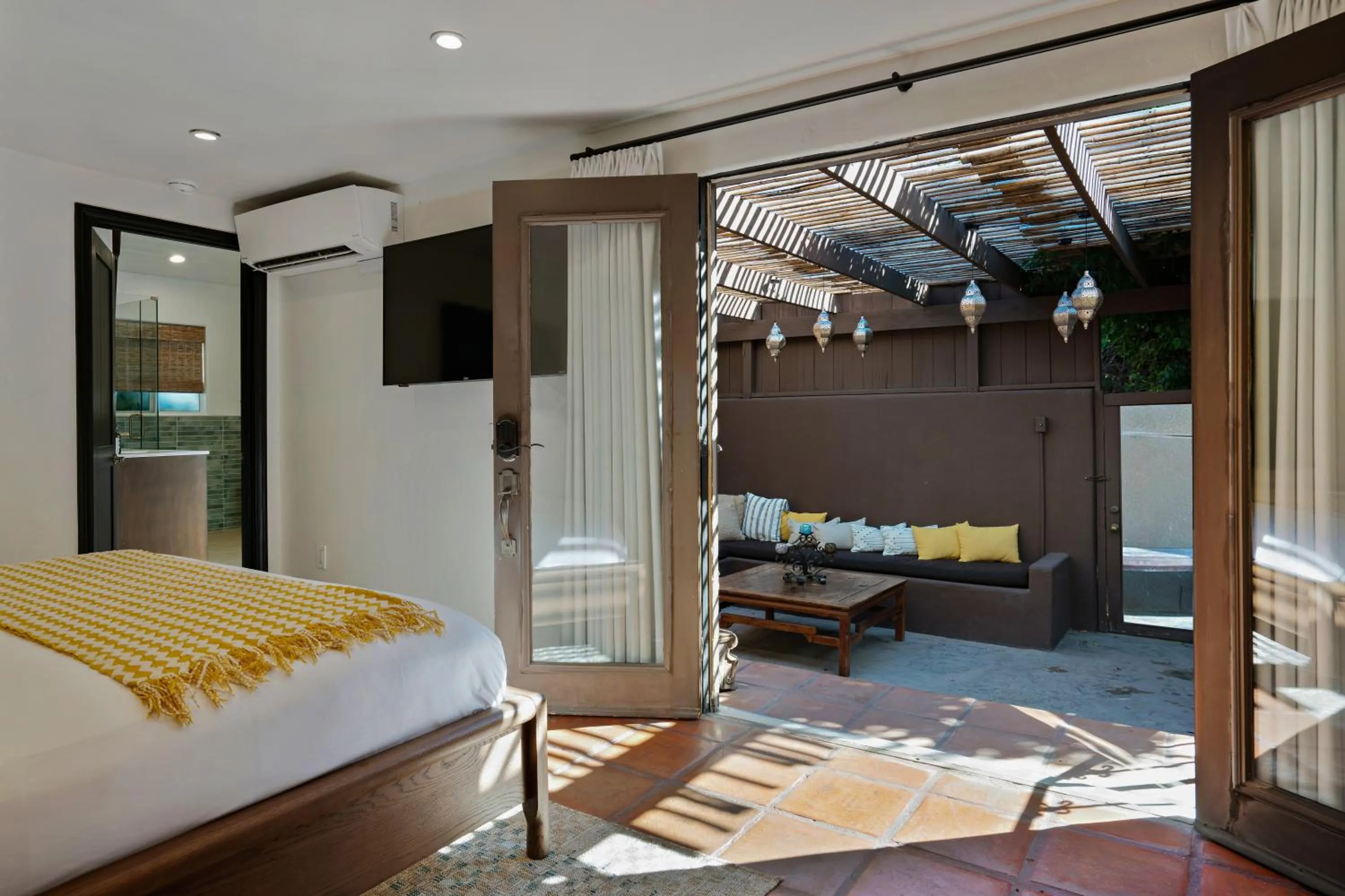 Bed in Talavera Palm Springs