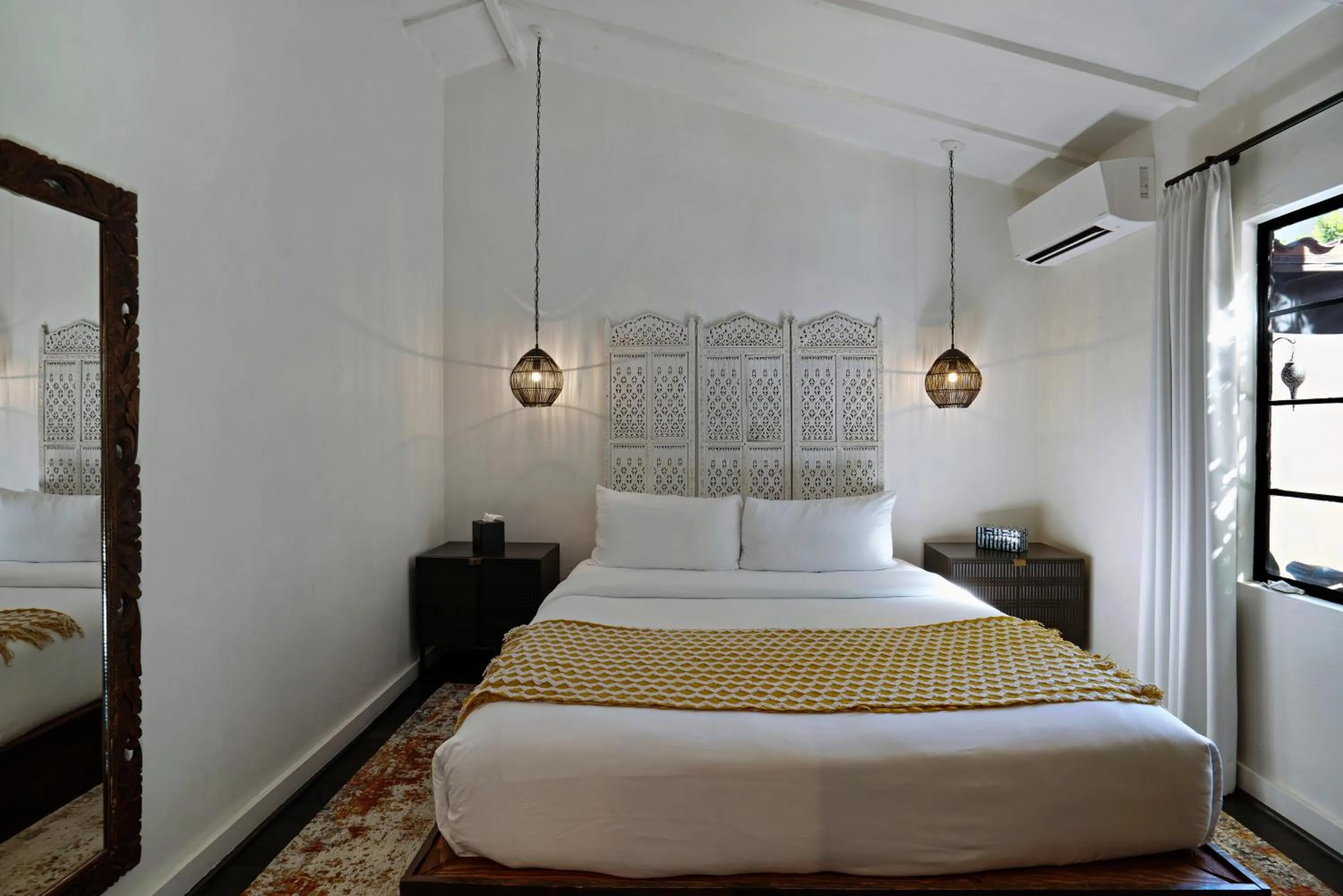 Bed in Talavera Palm Springs