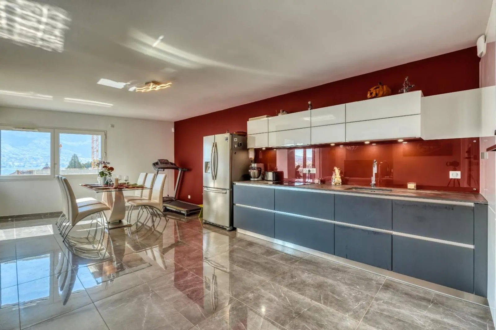 Kitchen or kitchenette in le panorama du lac