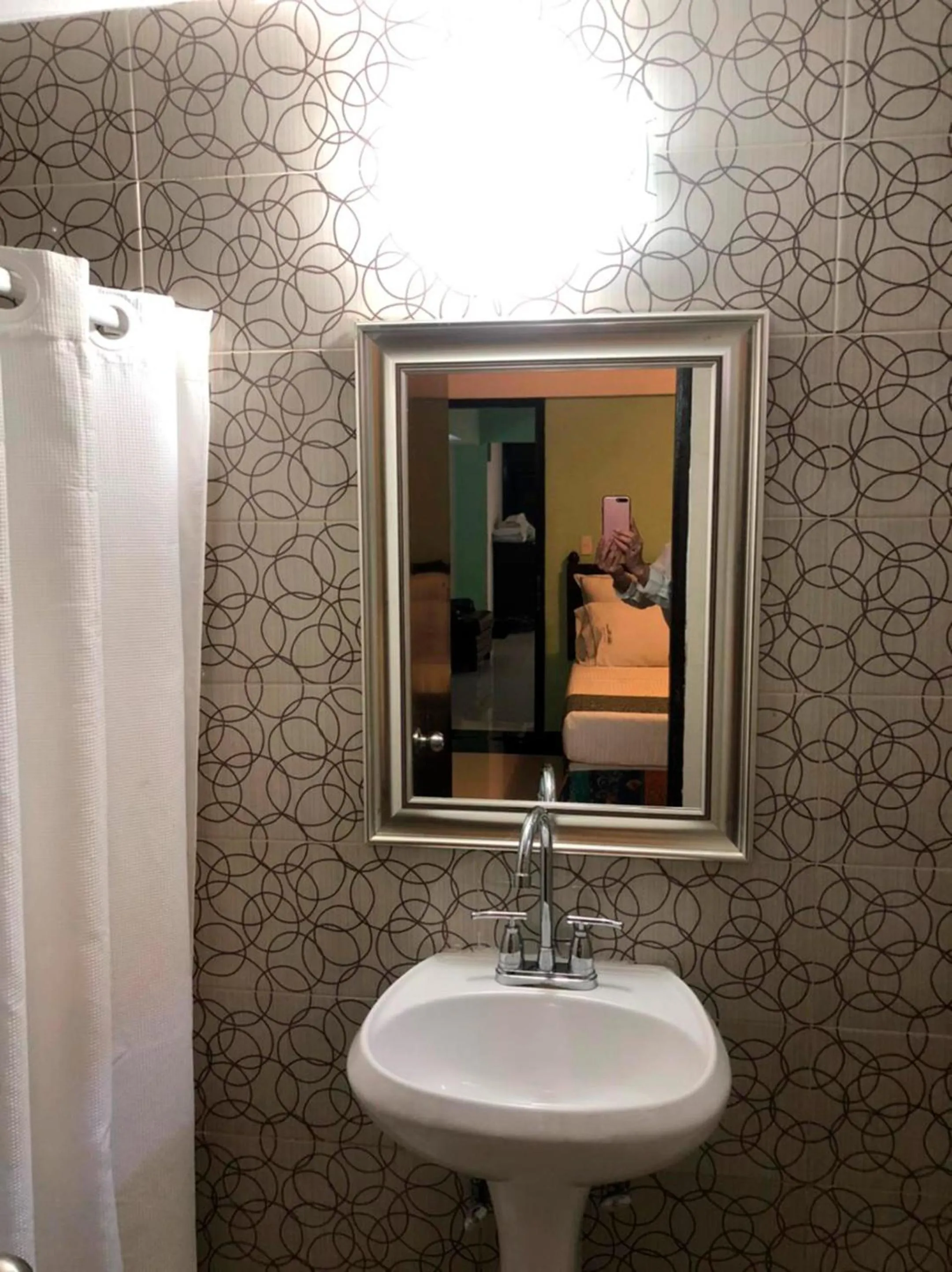 Bathroom in Hotel Francis