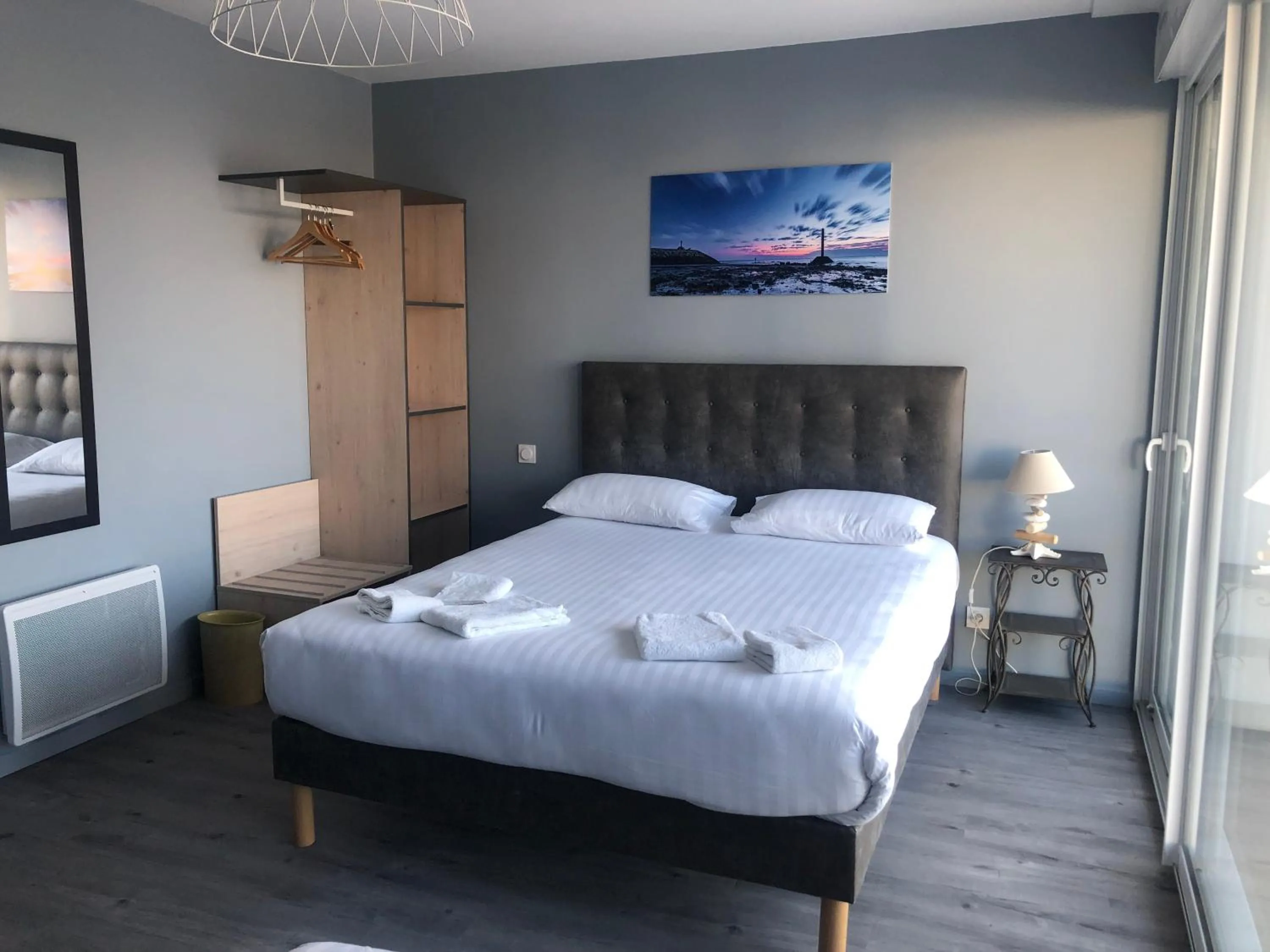 Bed in Hôtel L'Embarcadère