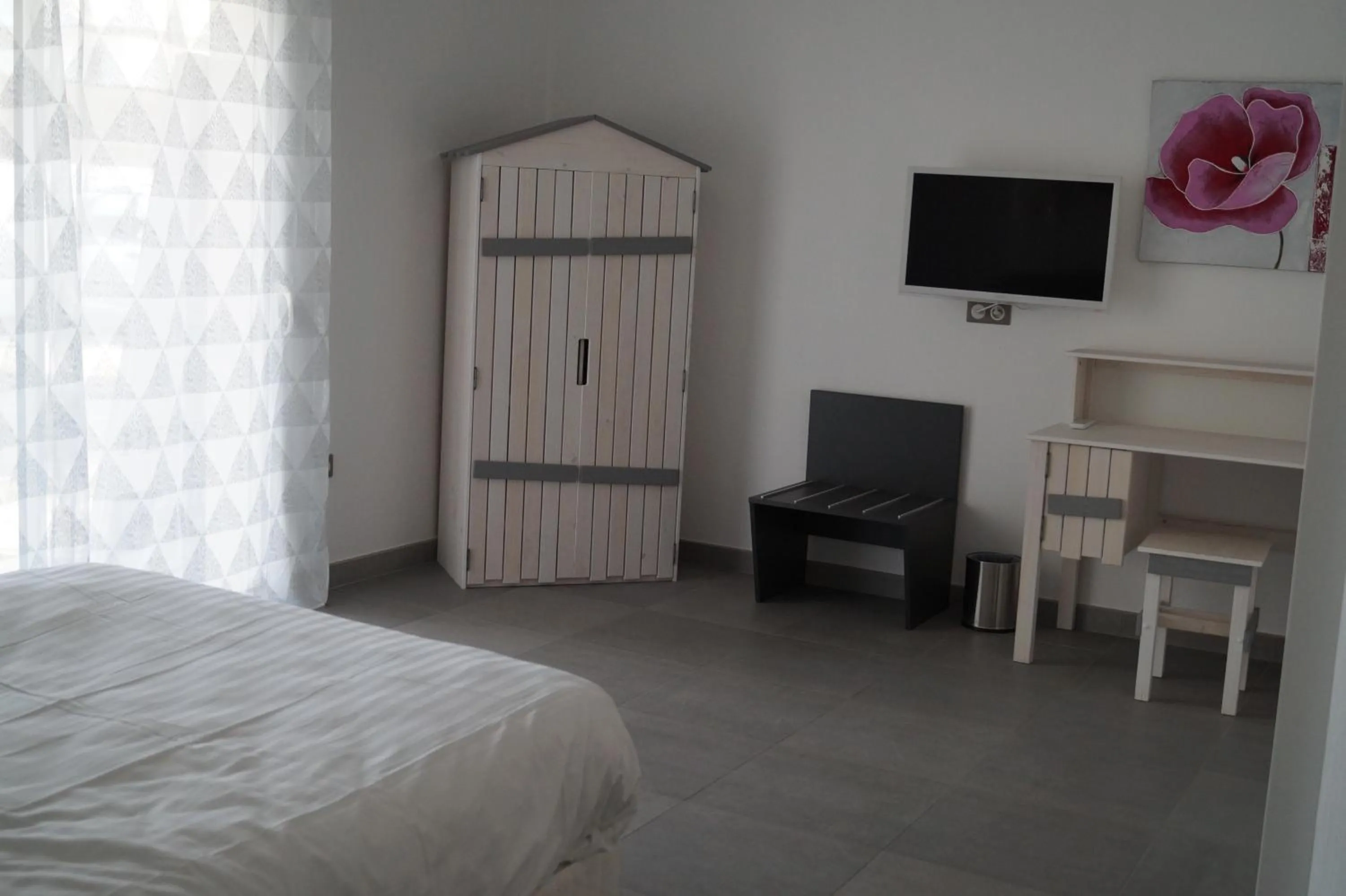 Bed in Hôtel L'Embarcadère