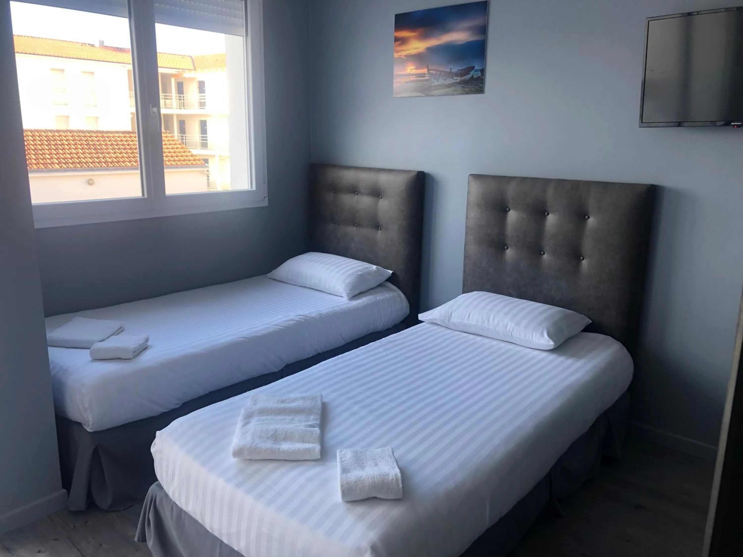 Bed in Hôtel L'Embarcadère