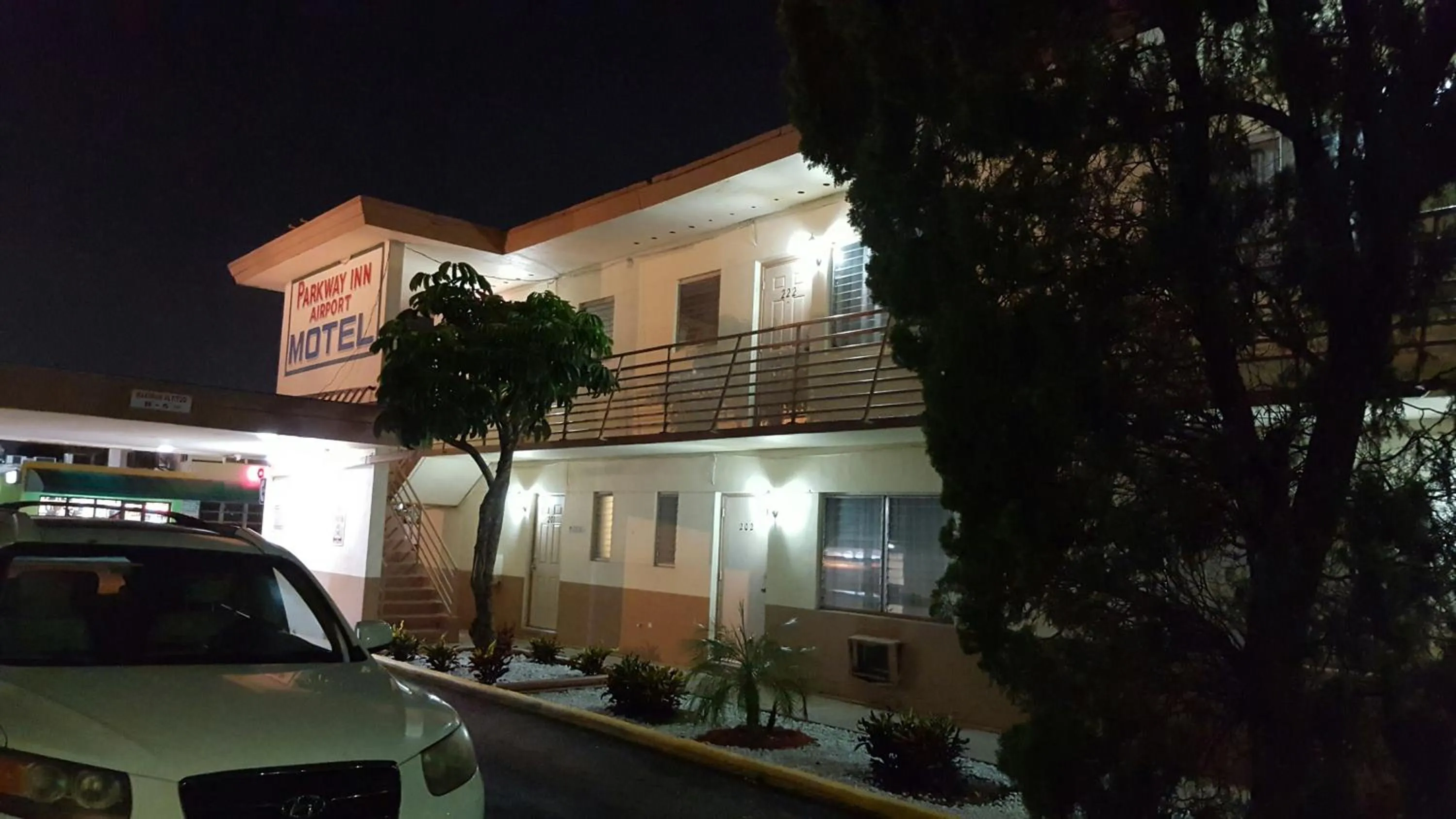 Property building in Parkway Inn