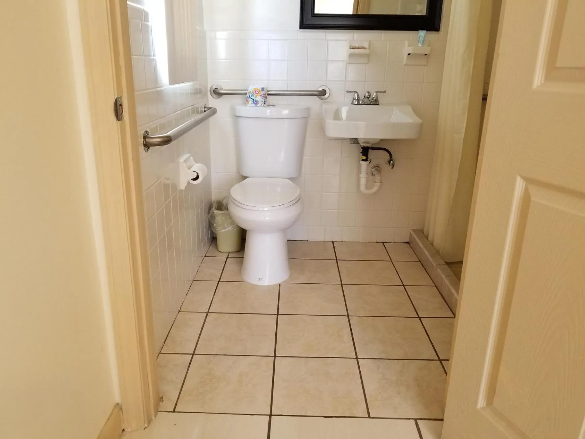 Bathroom in Parkway Inn