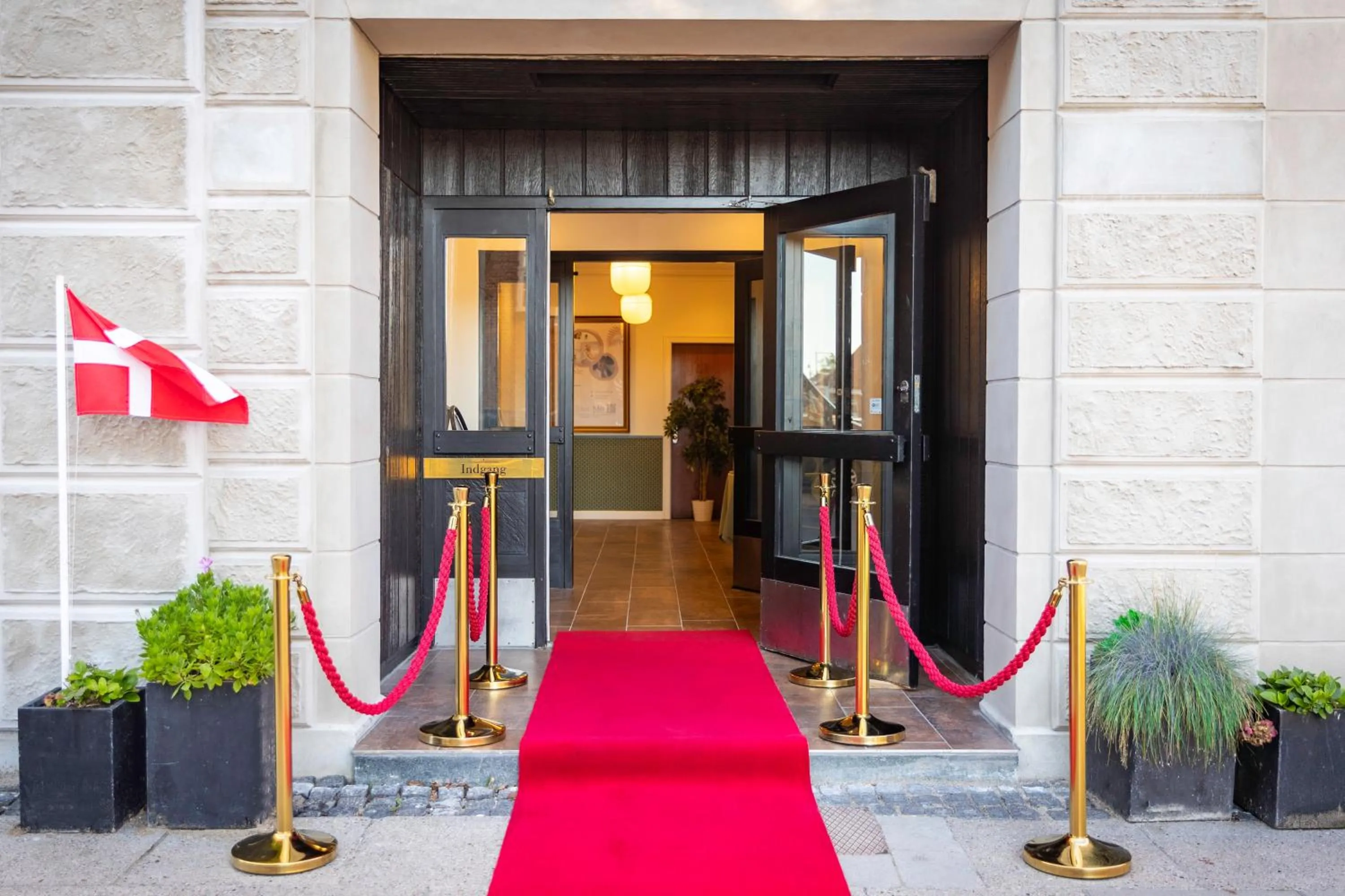 Facade/entrance in Hotel Harmonien