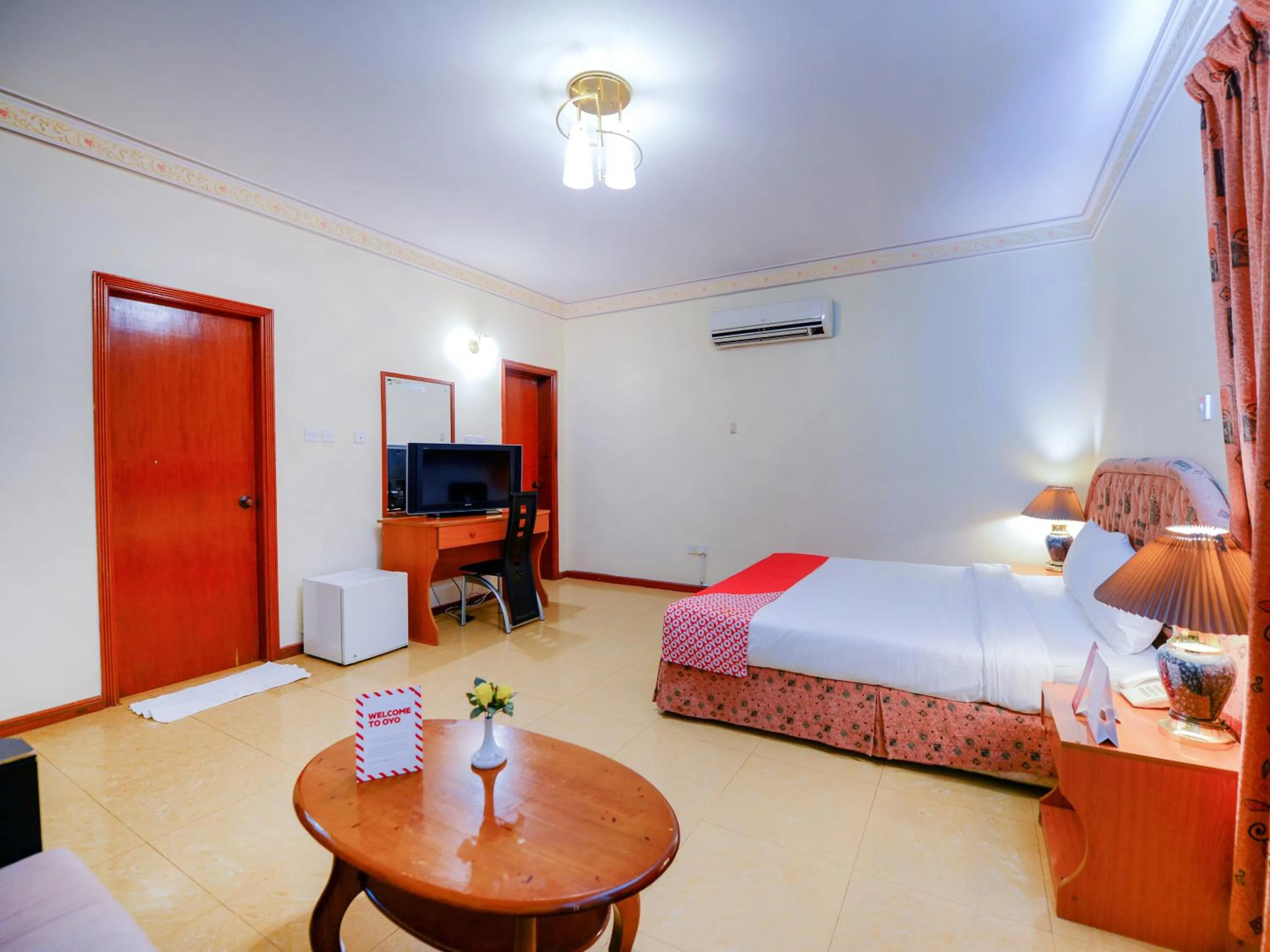 Bedroom in Hotel Golden Oasis