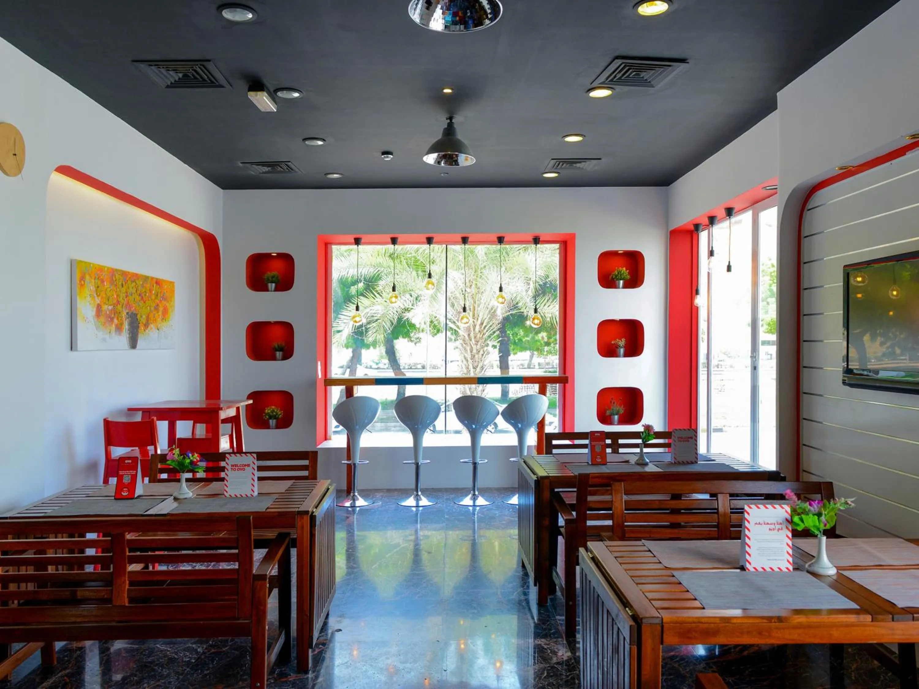 Restaurant/Places to Eat in Hotel Golden Oasis