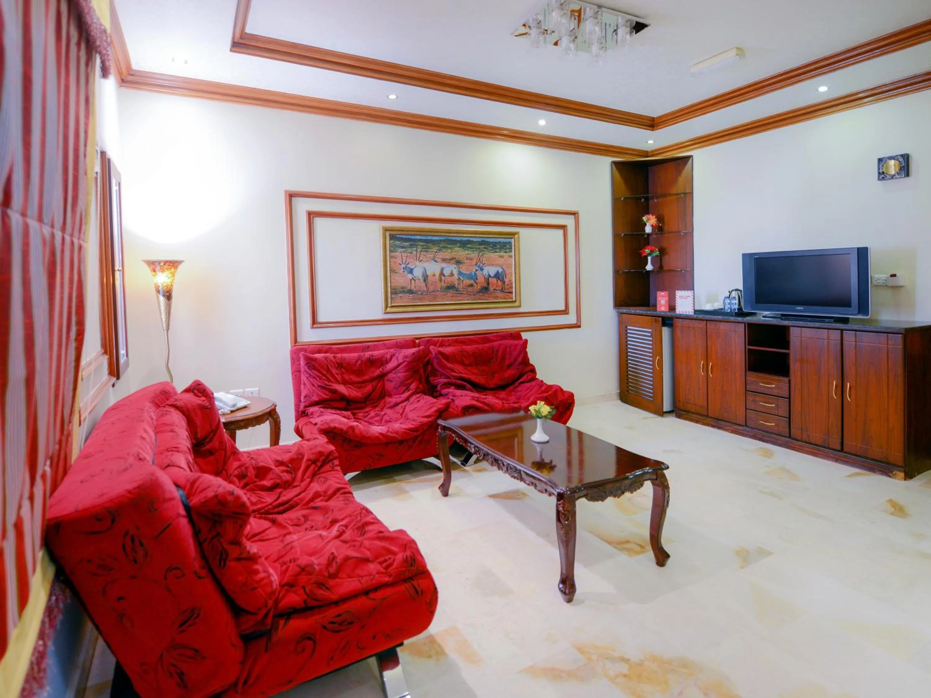 Living room, Seating Area in Hotel Golden Oasis