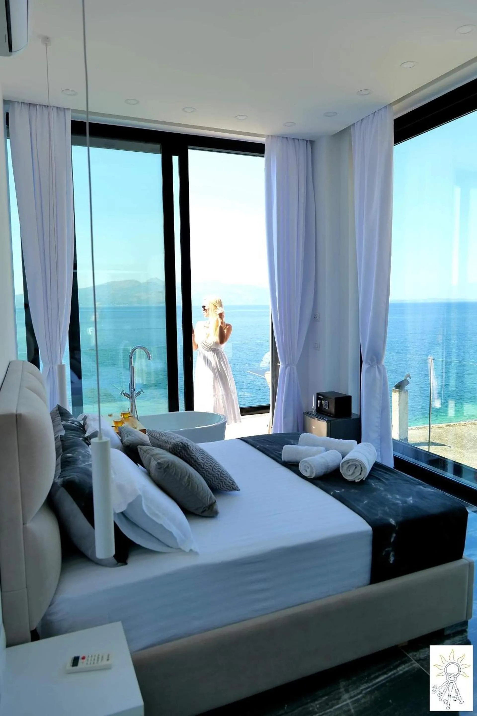 Deluxe Double Room with Balcony and Sea View in Nili Deluxe