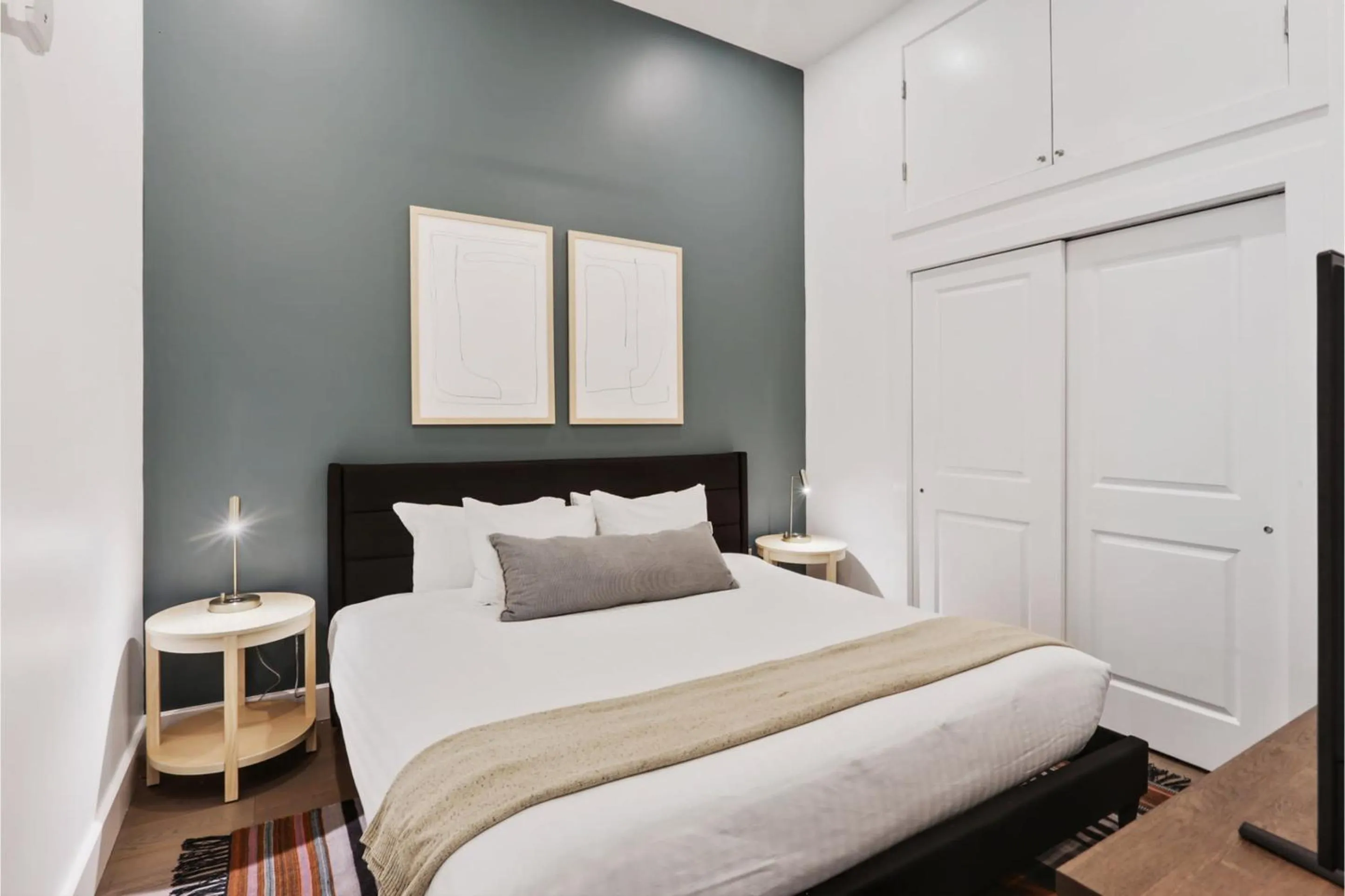 Bed in Roami at Bourbon Place