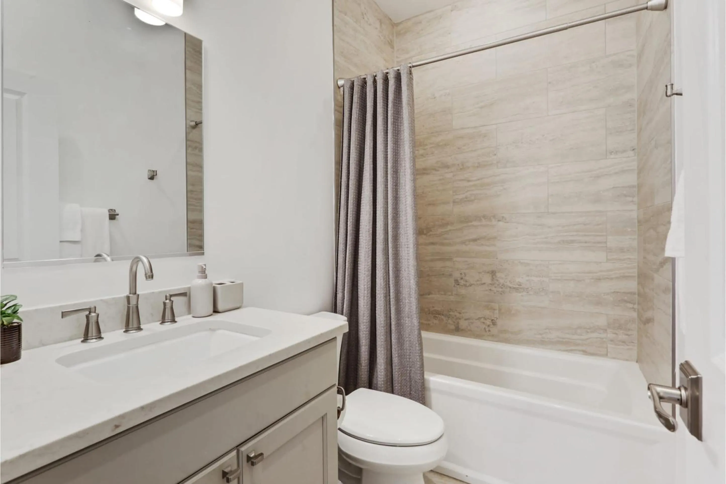 Roami at Bourbon Place