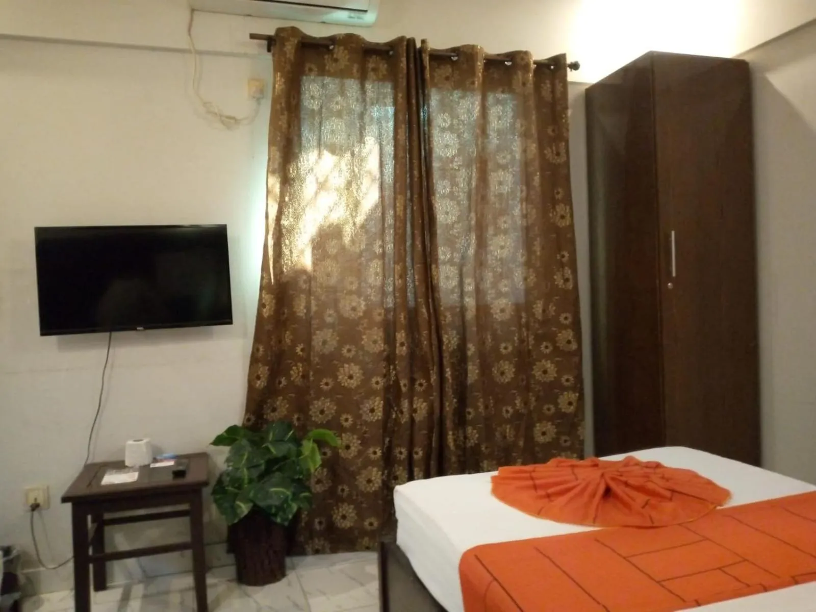 Bed in GOHO Rooms Badar