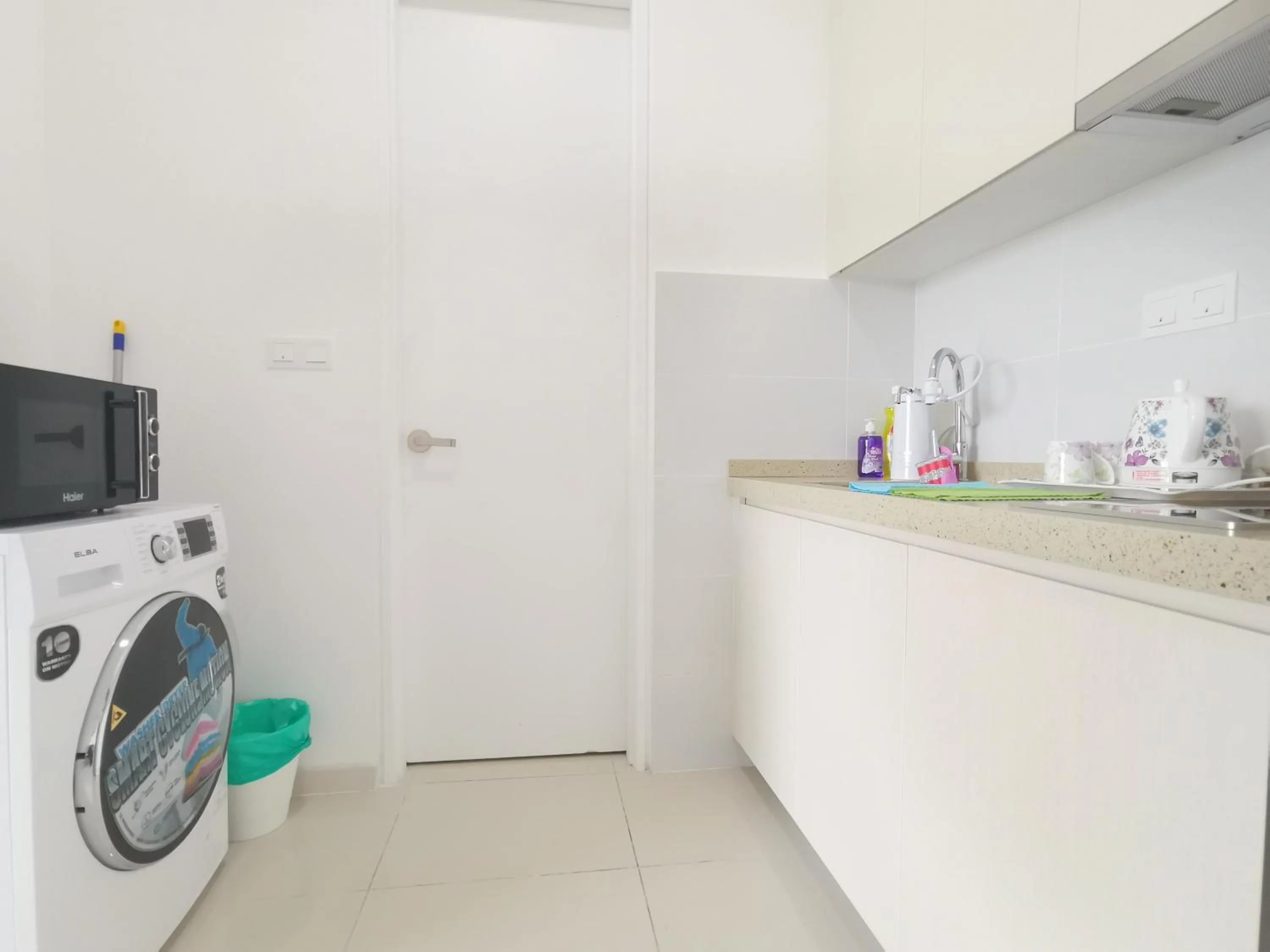 Kitchen or kitchenette in The M@Macrolink by Home Owner