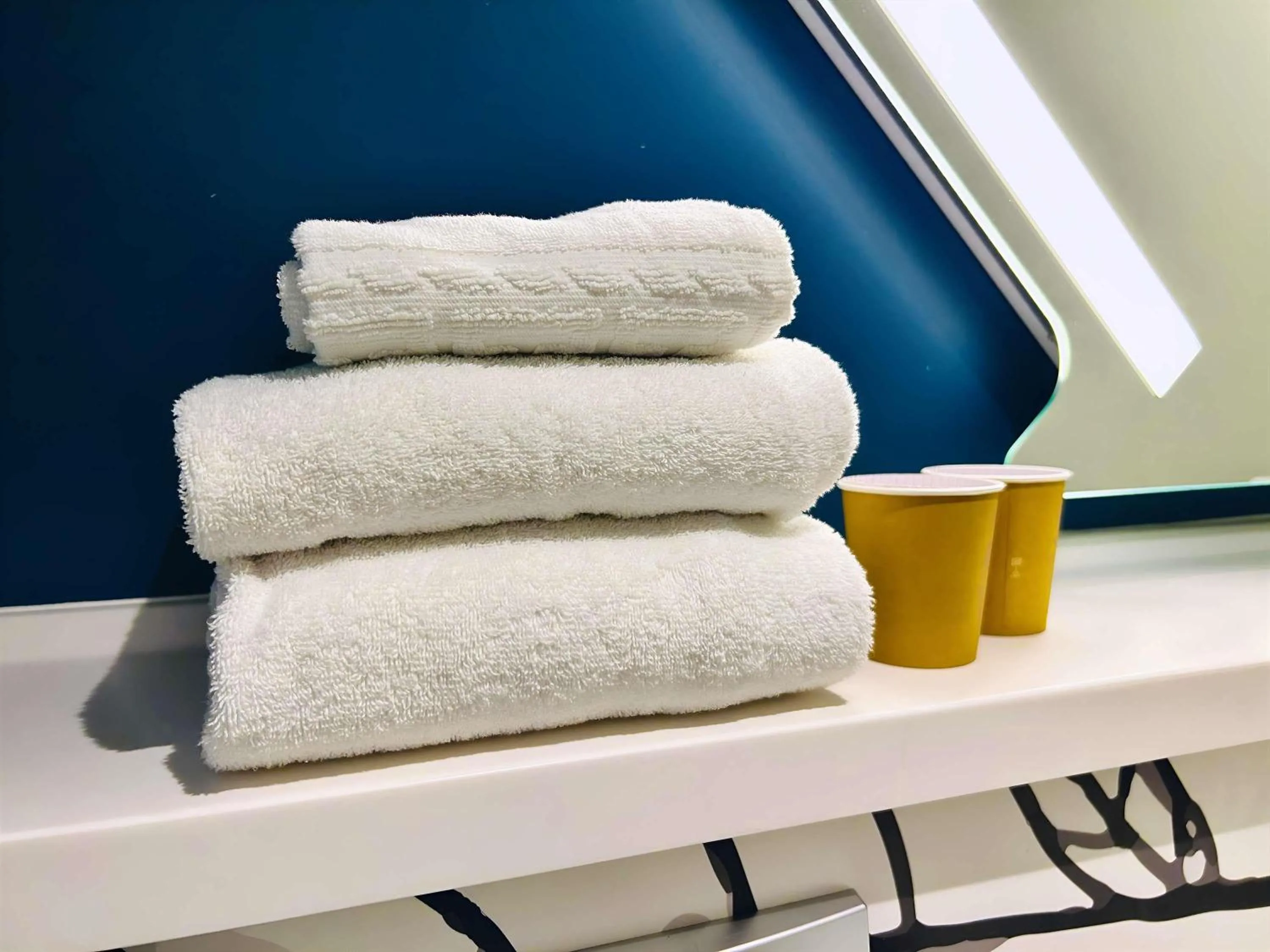 Bedroom in ibis Budget Beaune