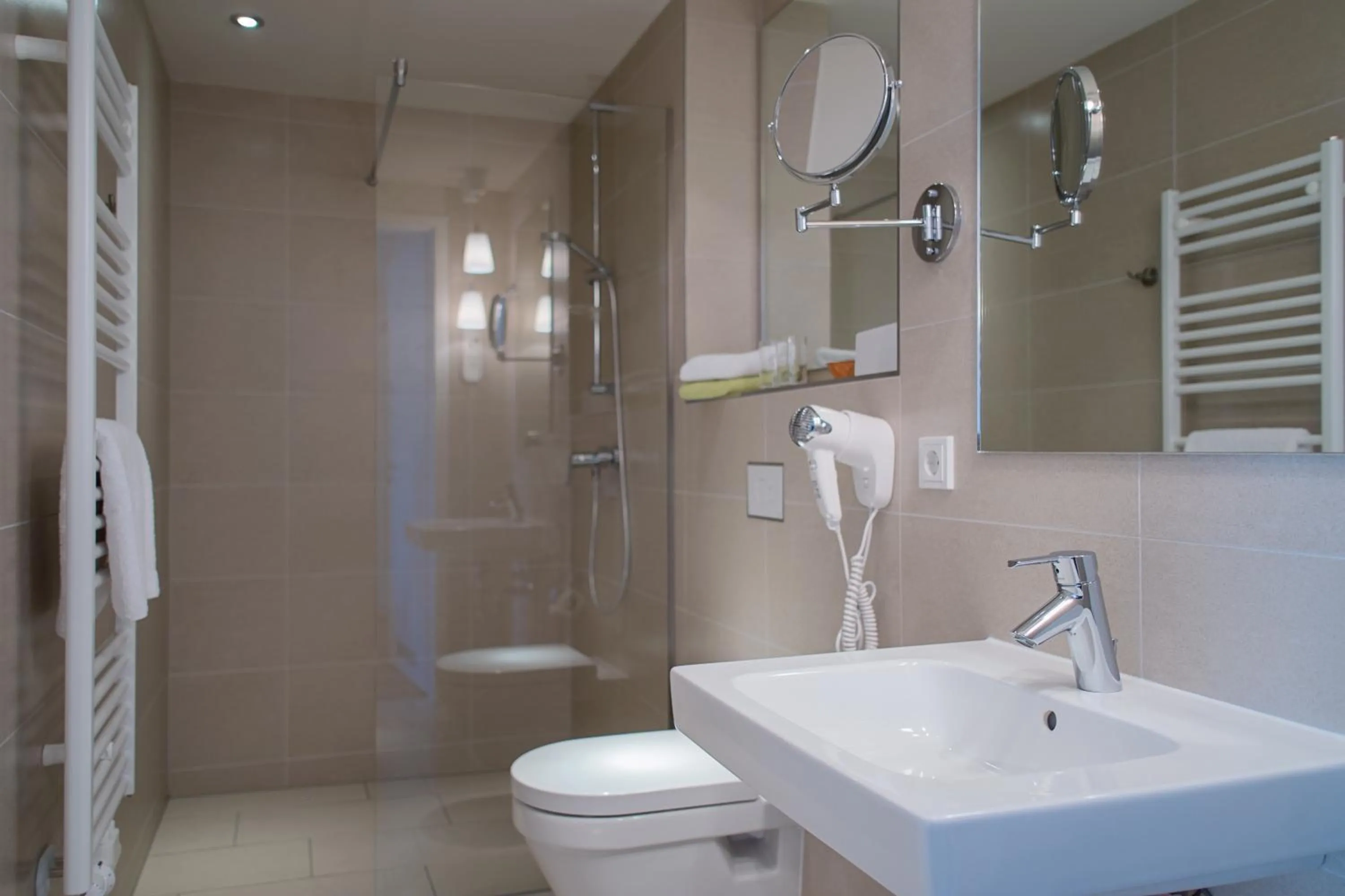 Shower in Hotel Spreeblick