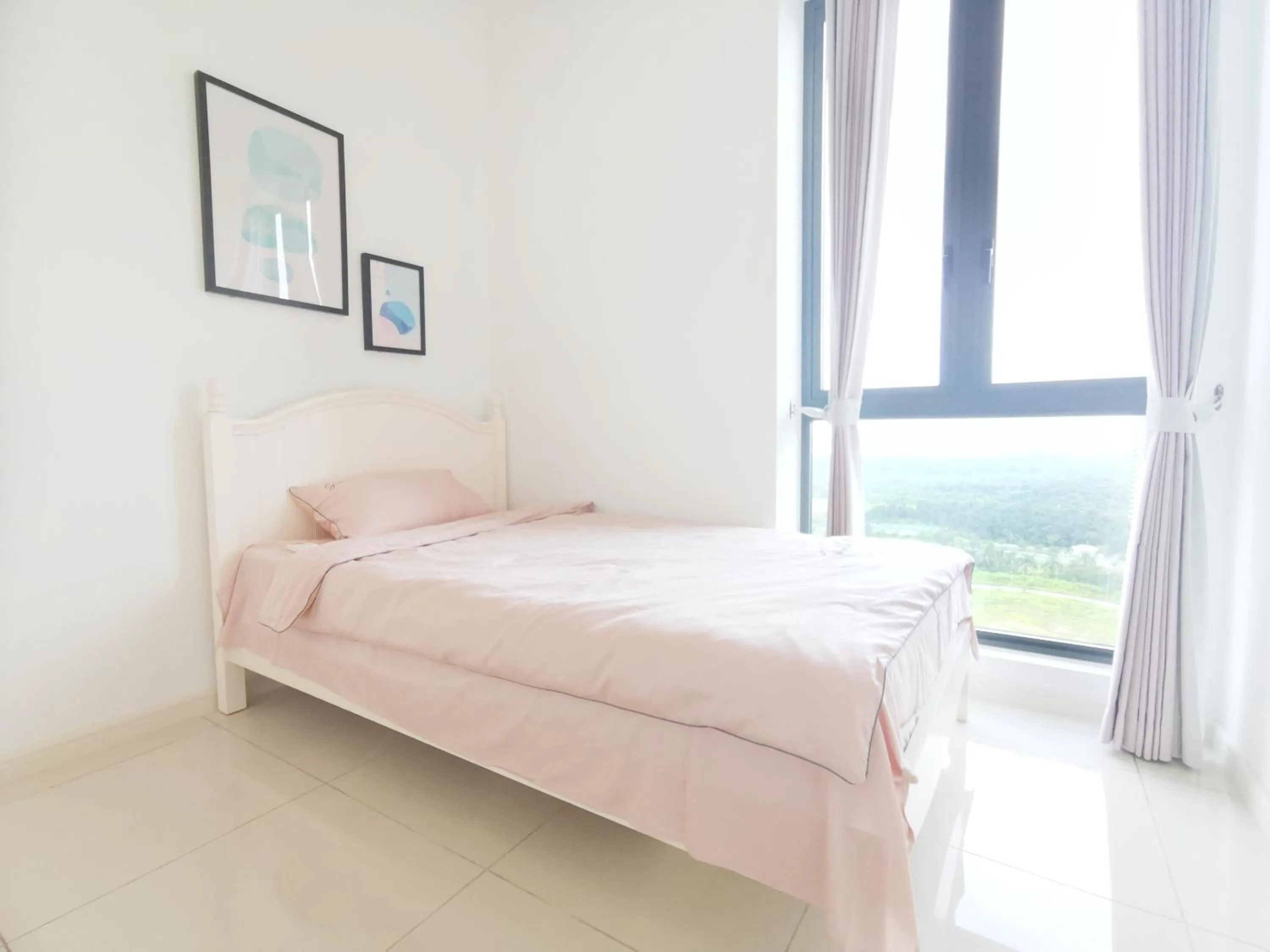 Bed in The Elysia Park Residence by Home Owner