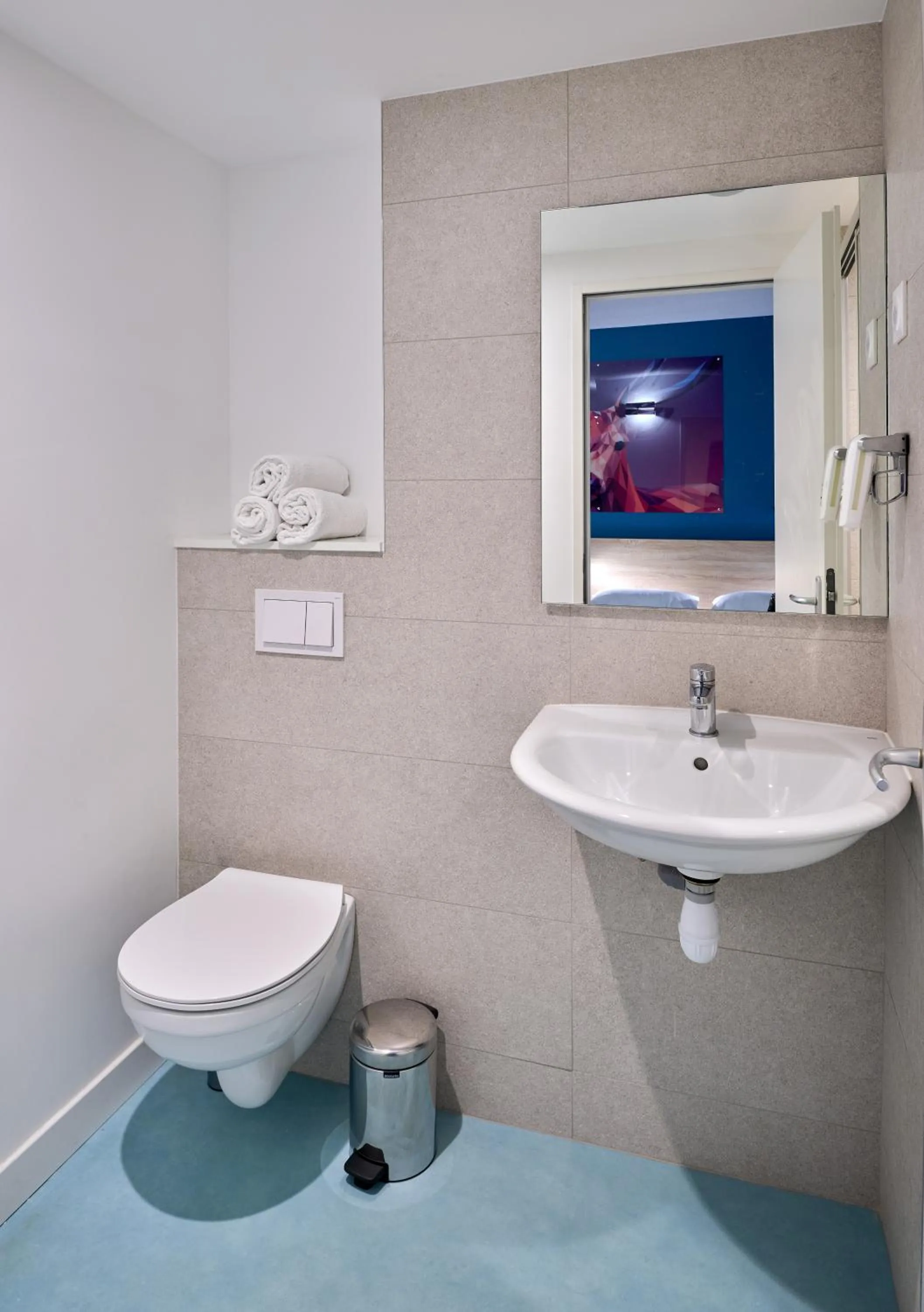 Toilet in Kyriad Direct Nevers Nord - Varennes Vauzelles