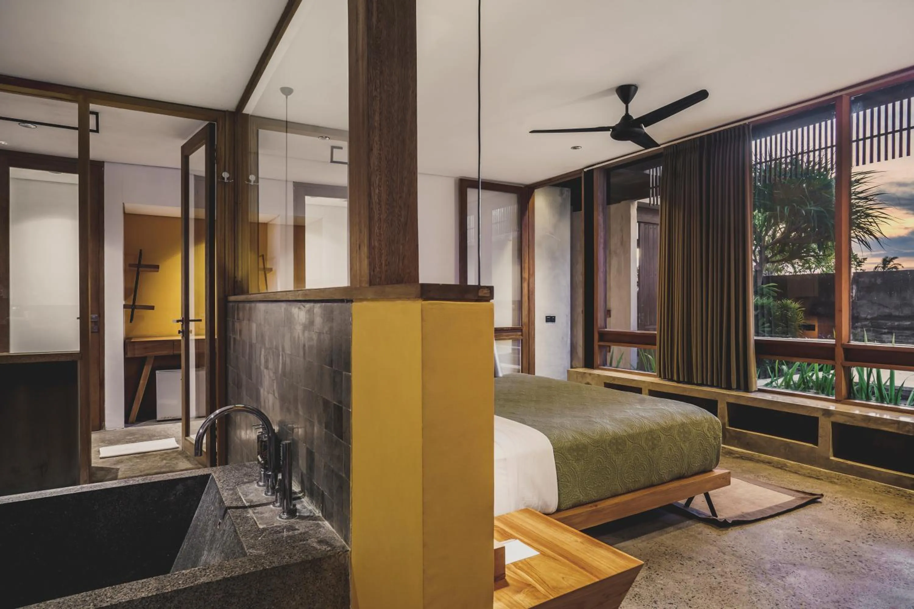 Bedroom, Bed in The Saren