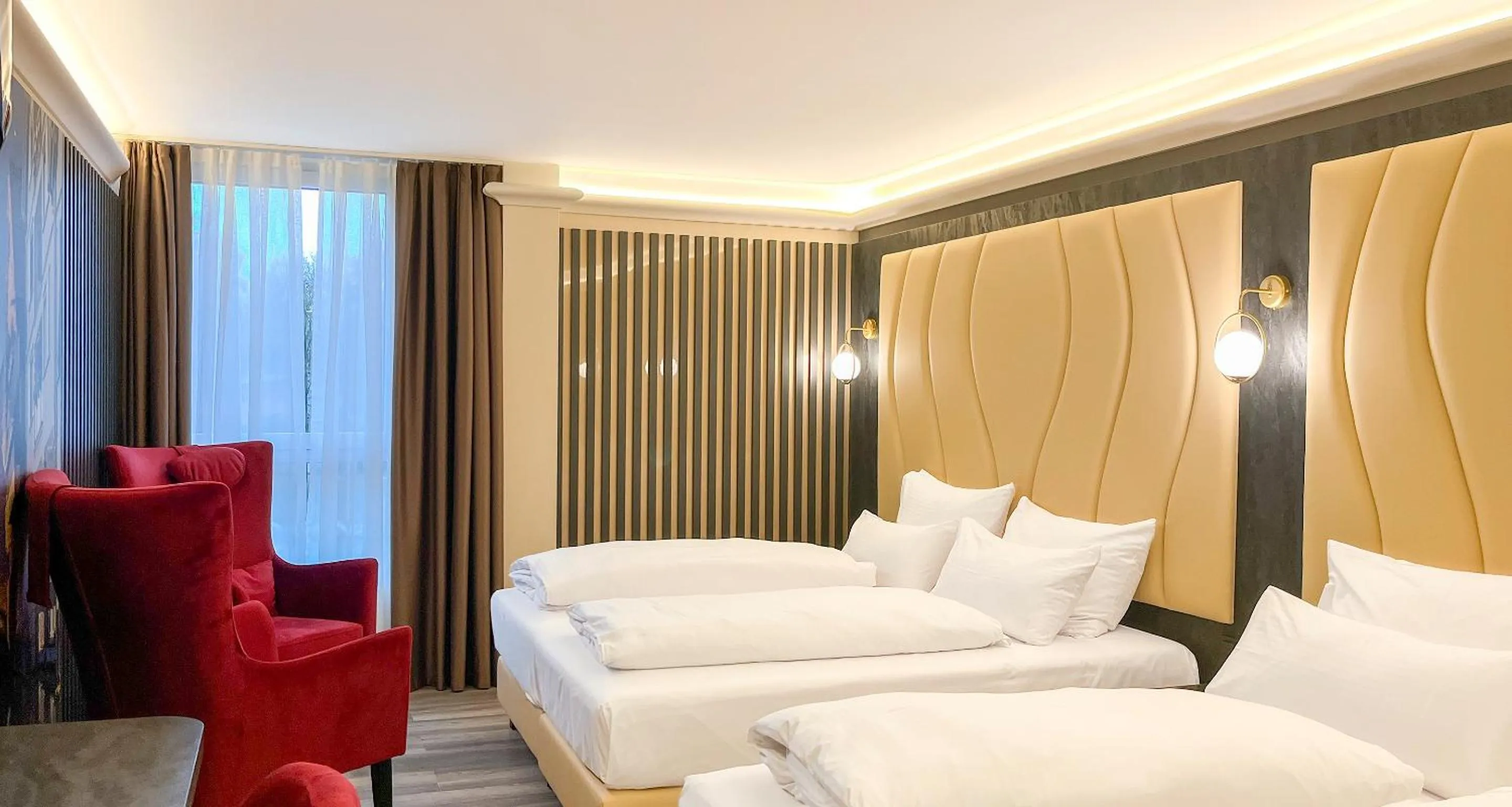 Photo of the whole room, Bed in PLAZA Premium Parkhotel Neu-Ulm