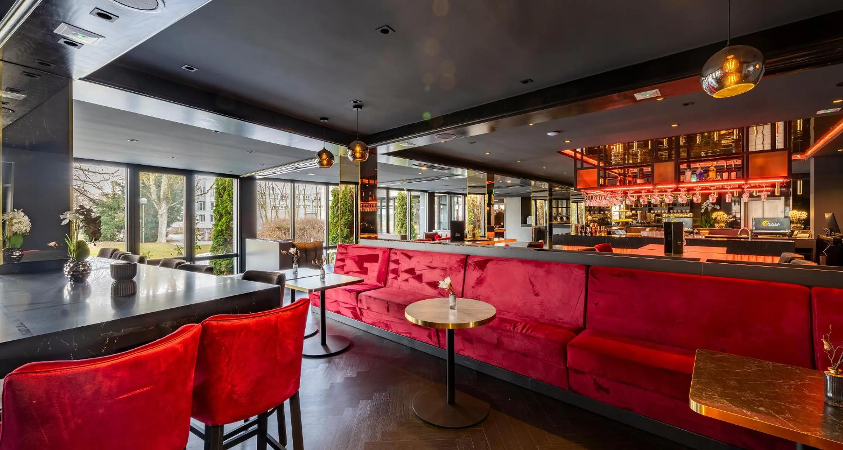 Lobby or reception in PLAZA Premium Parkhotel Neu-Ulm