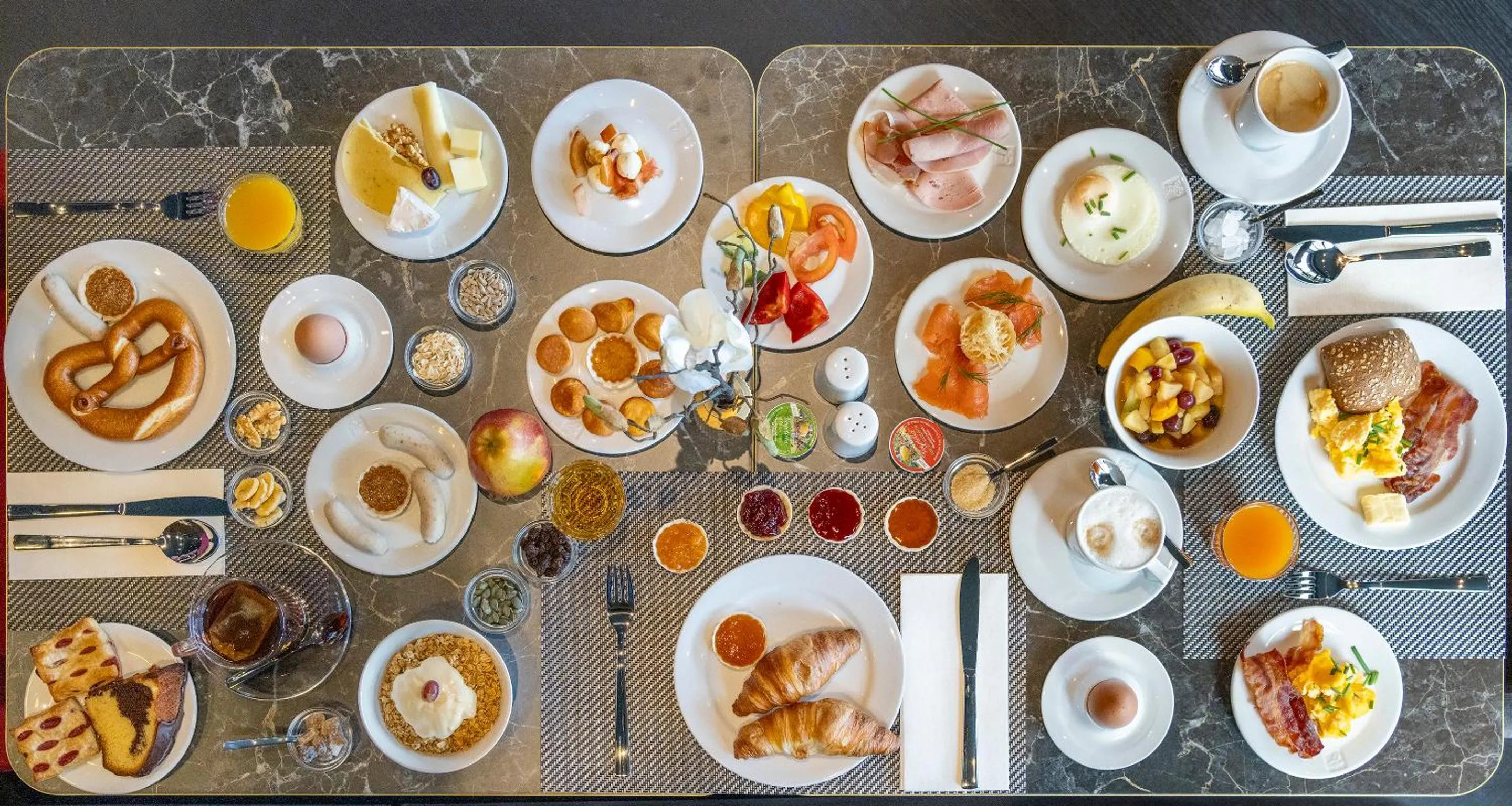 Breakfast in PLAZA Premium Parkhotel Neu-Ulm