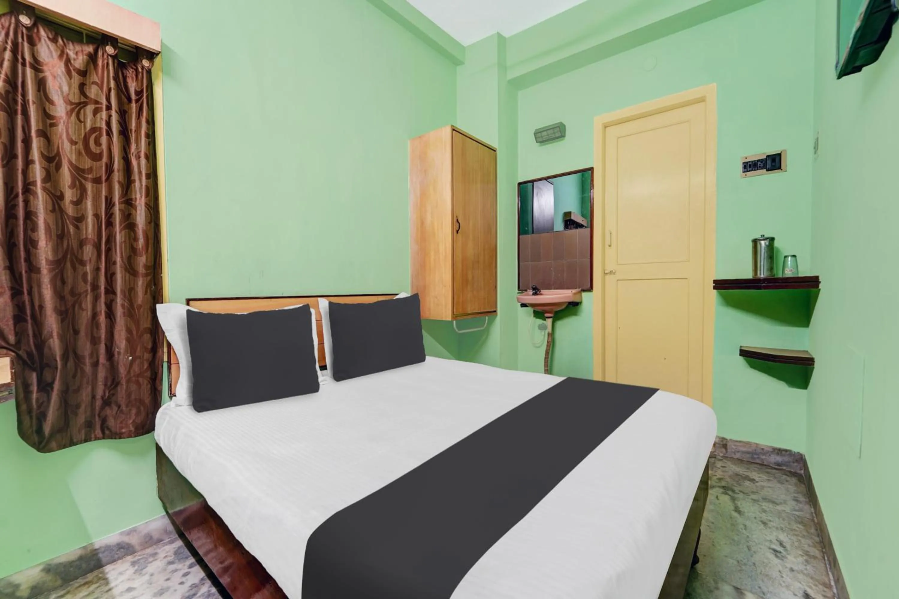 Bedroom, Bed in Hotel O Rainbow Stays