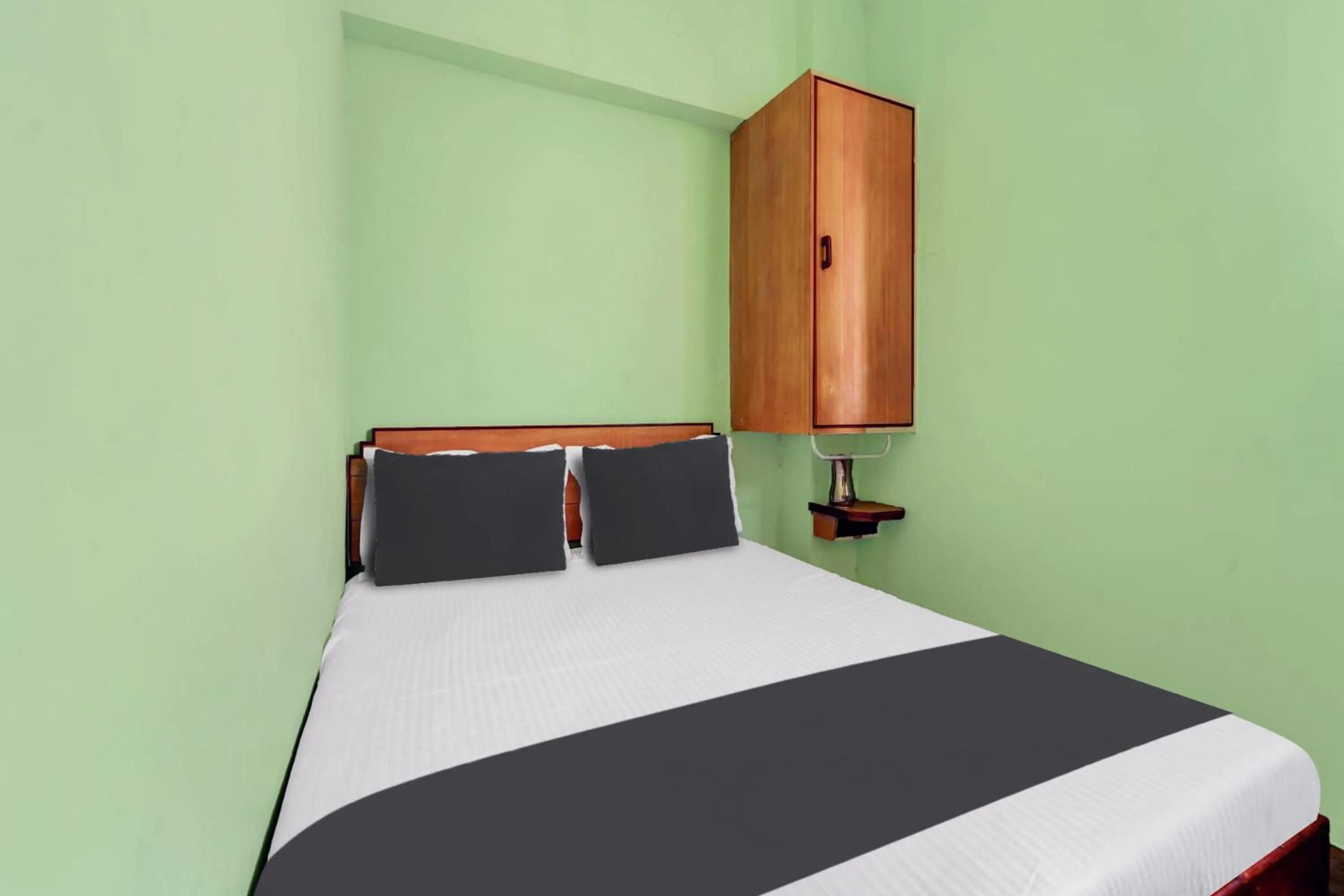 Bedroom, Bed in Hotel O Rainbow Stays