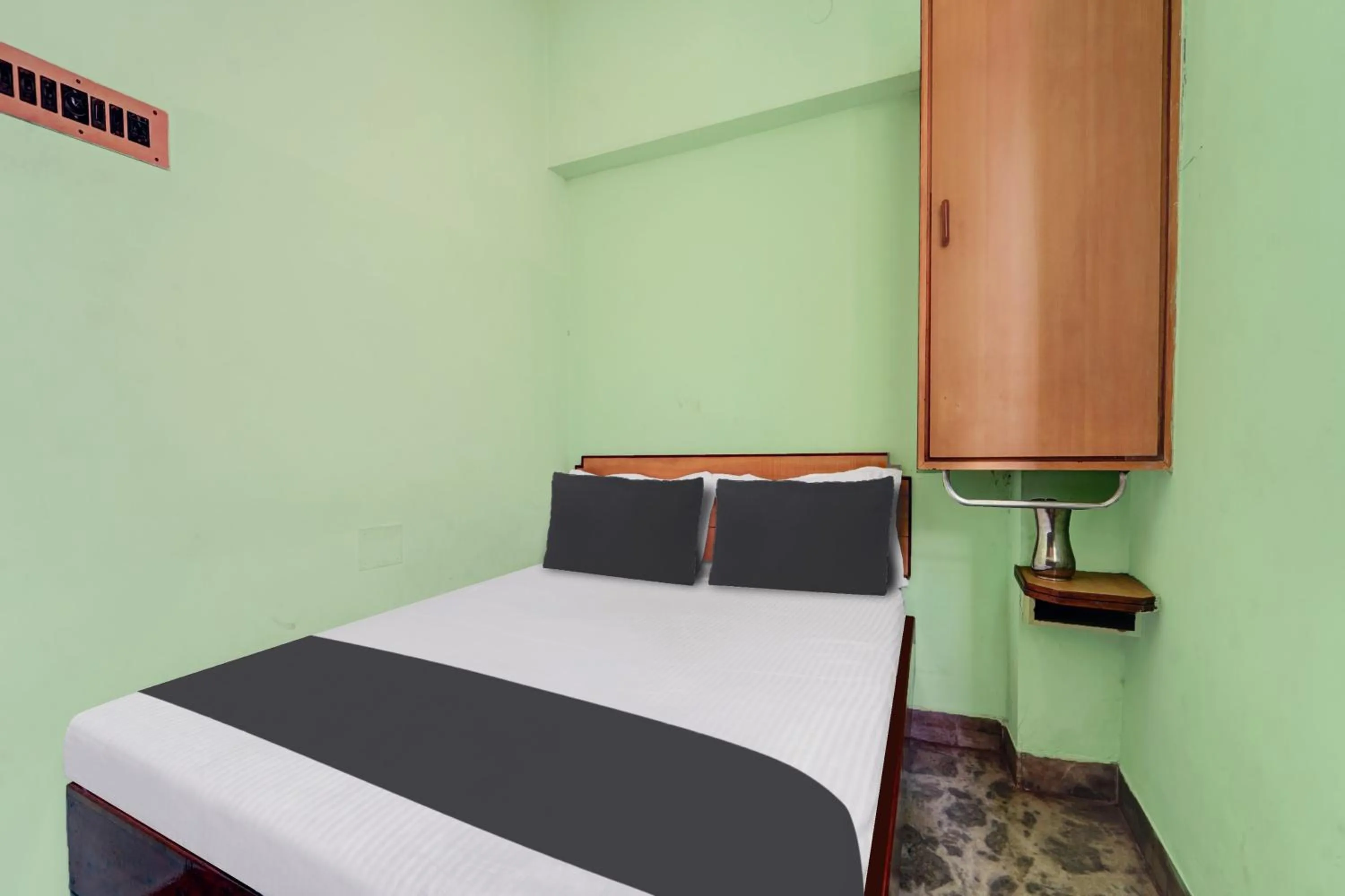 Bedroom, Bed in Hotel O Rainbow Stays