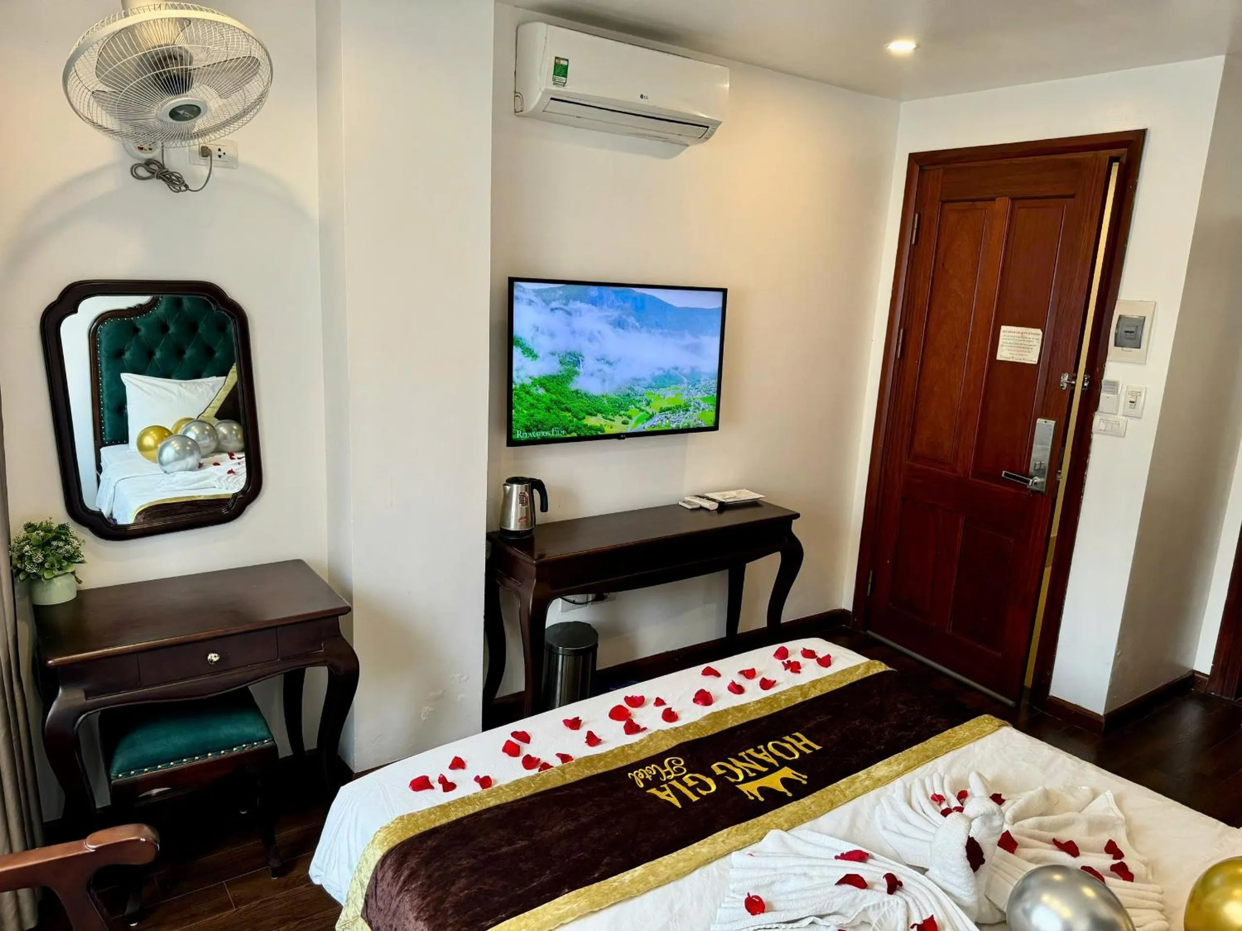 Bed in Hoàng Gia Hotel Nhân Hòa