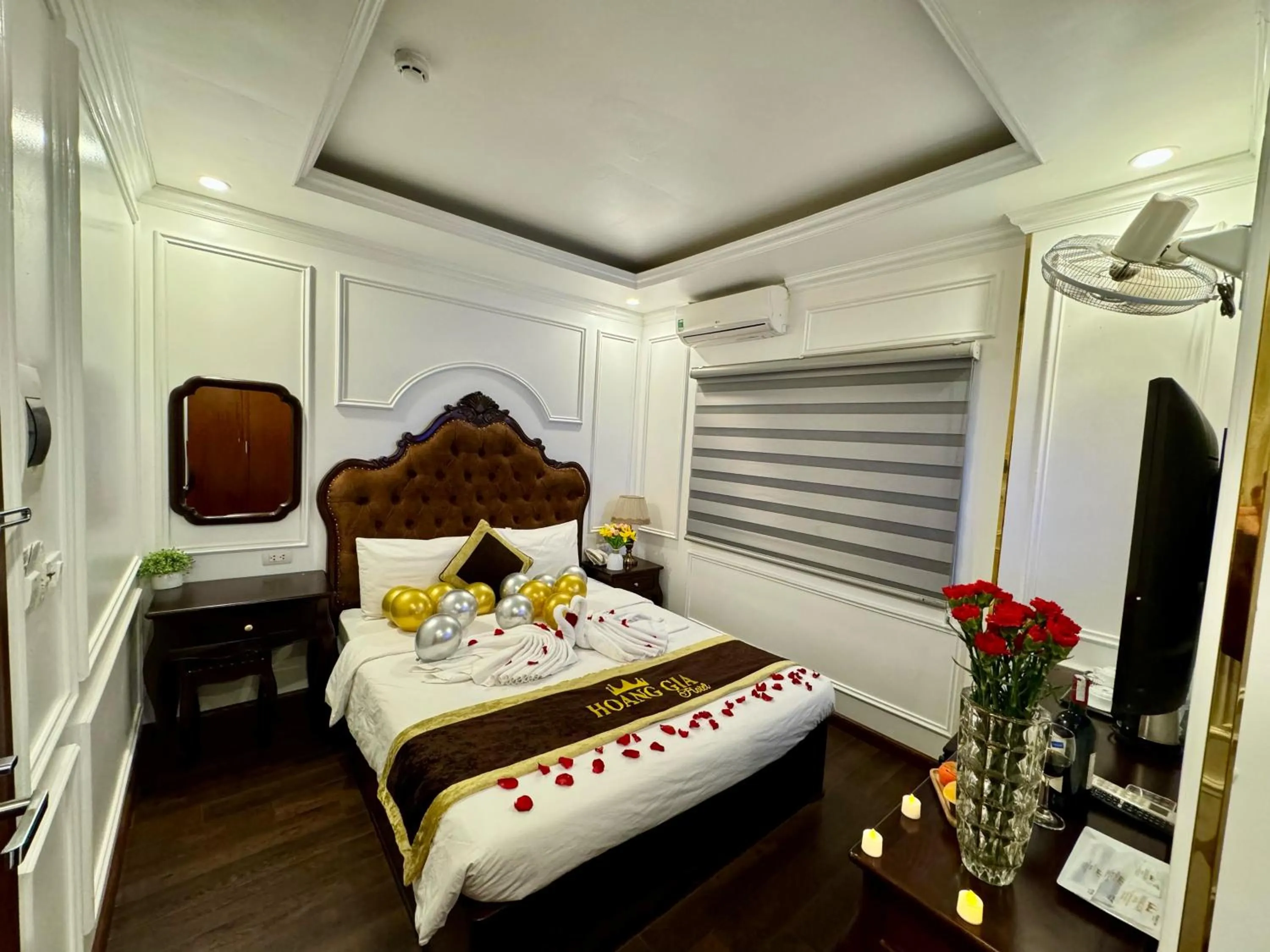 Bed in Hoàng Gia Hotel Nhân Hòa