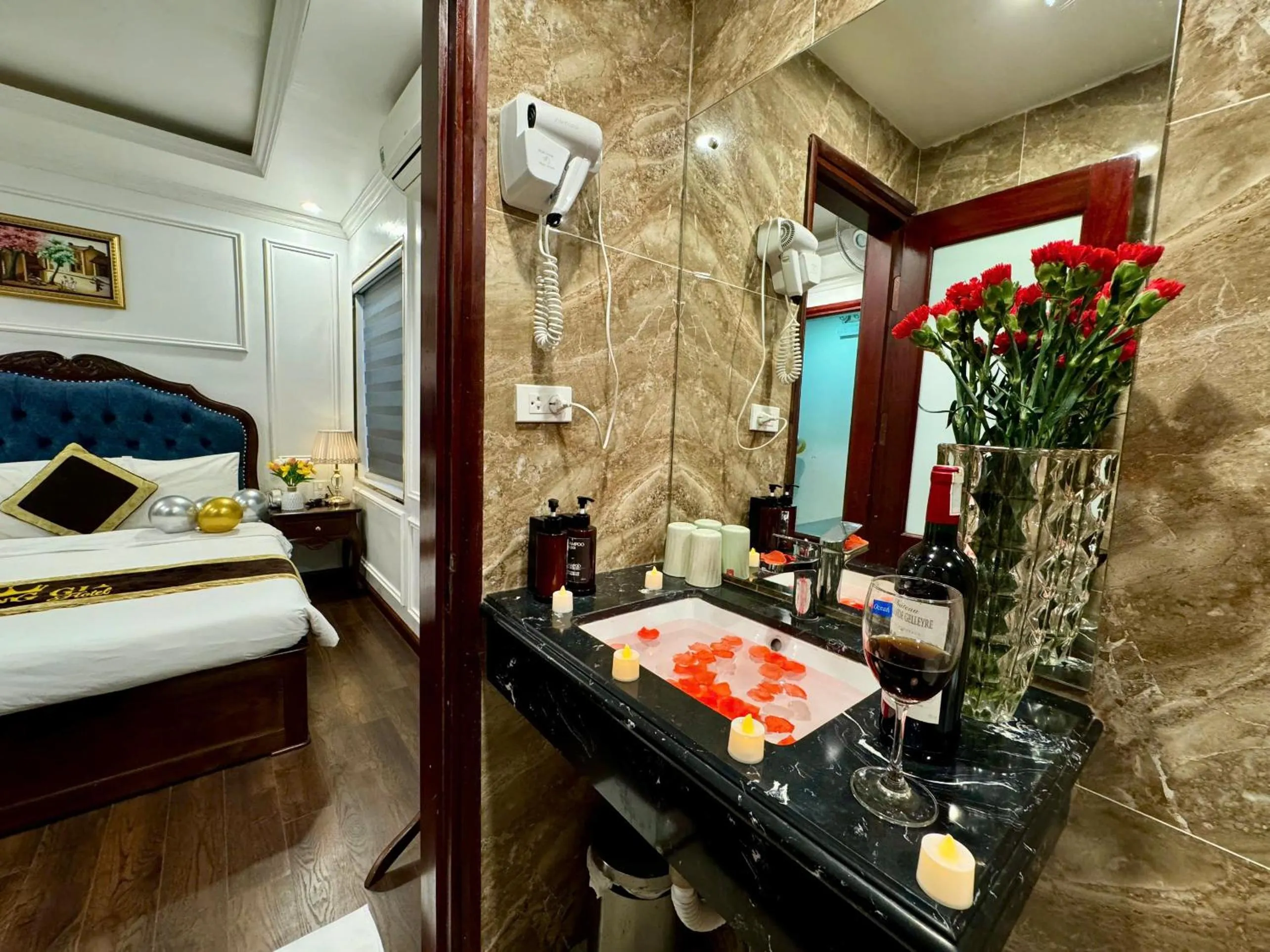 Photo of the whole room, Bed in Hoàng Gia Hotel Nhân Hòa