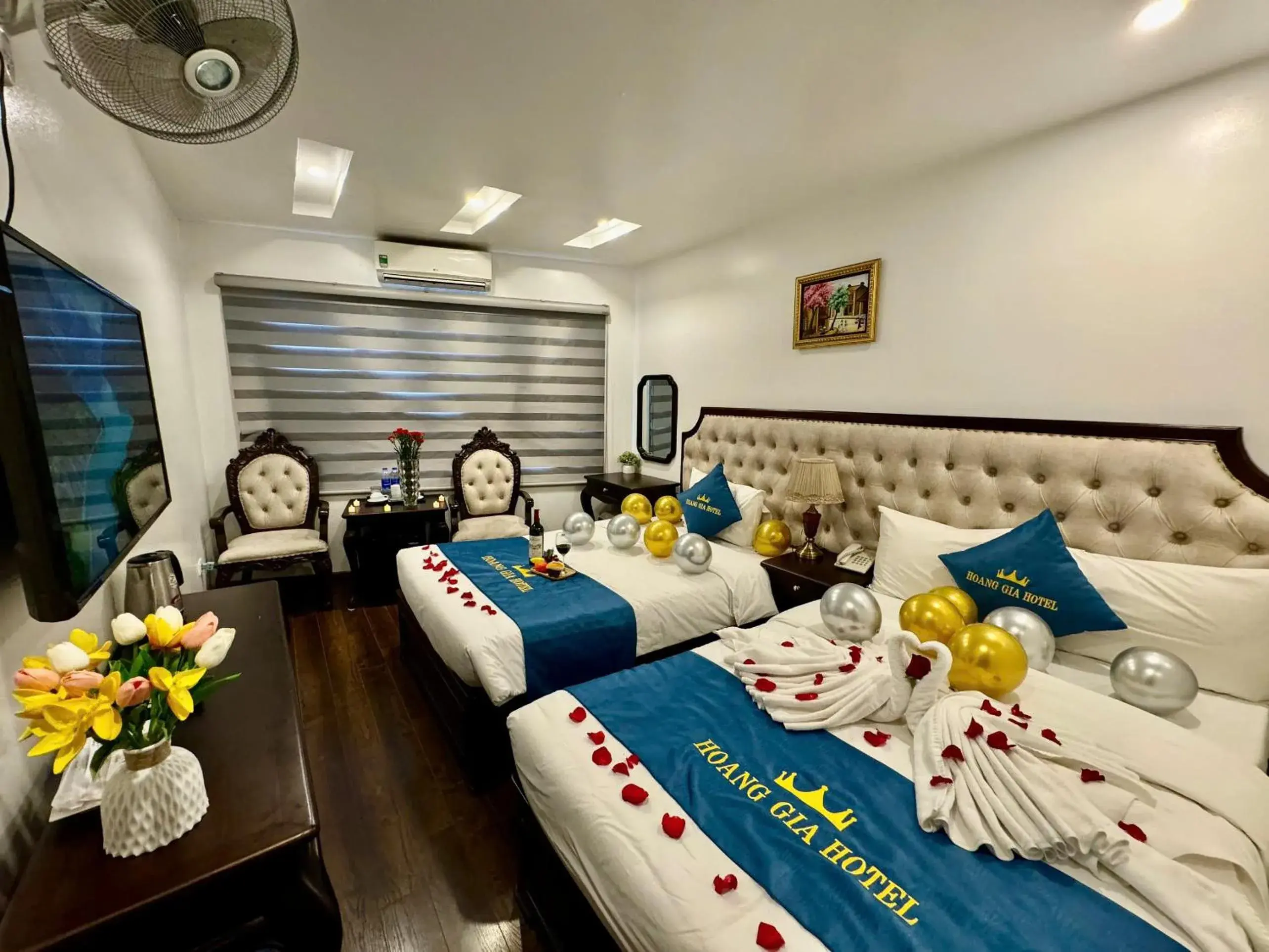 Twin Room in Hoàng Gia Hotel Nhân Hòa Twin Room in Hoàng Gia Hotel Nhân Hòa