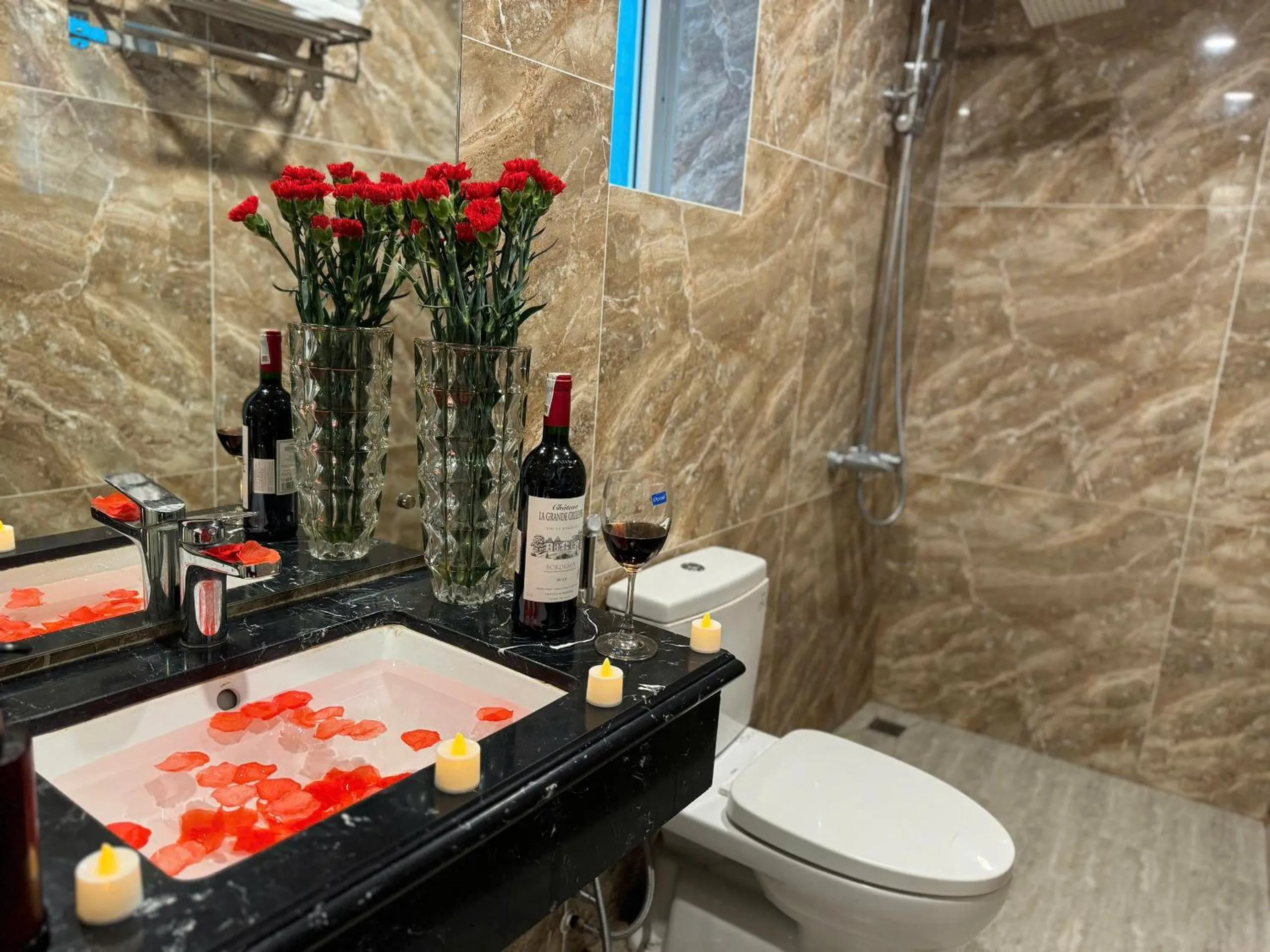 Bathroom in Hoàng Gia Hotel Nhân Hòa