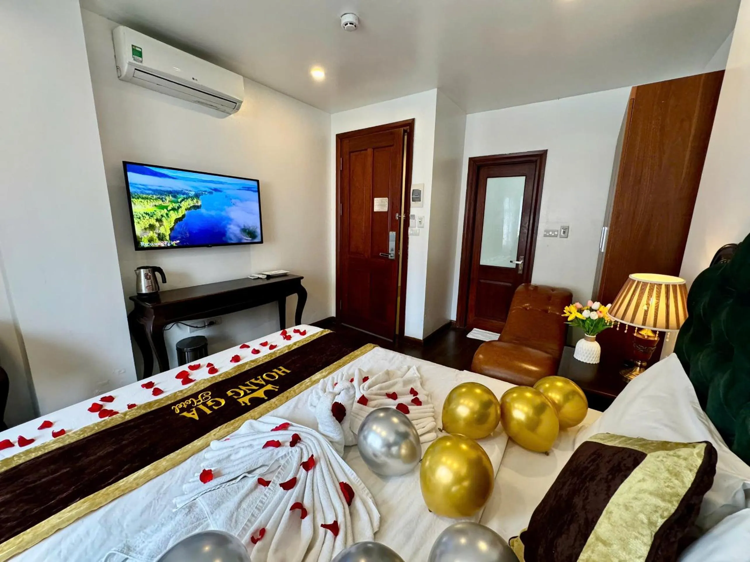 Bed in Hoàng Gia Hotel Nhân Hòa