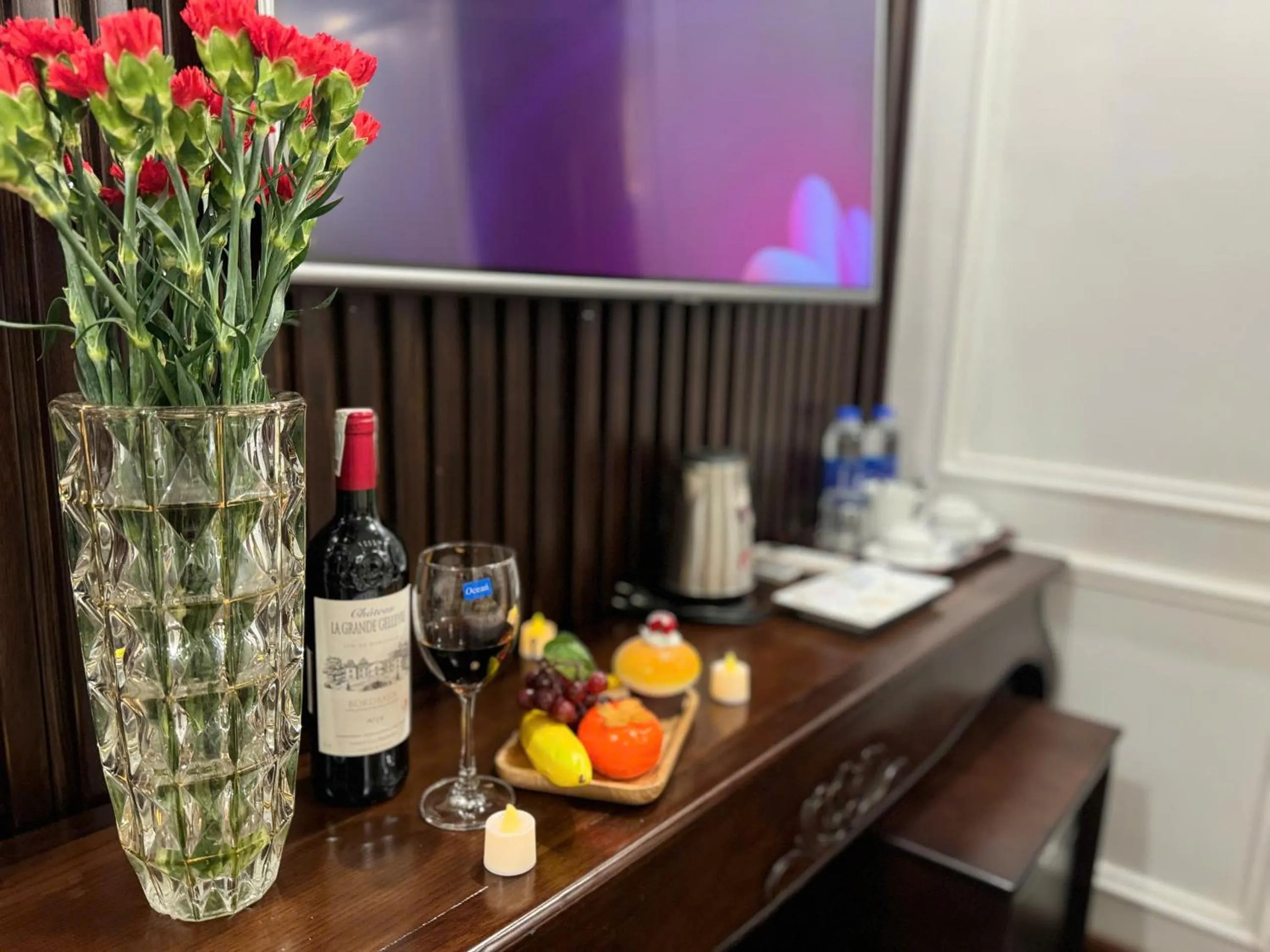 Food and drinks in Hoàng Gia Hotel Nhân Hòa