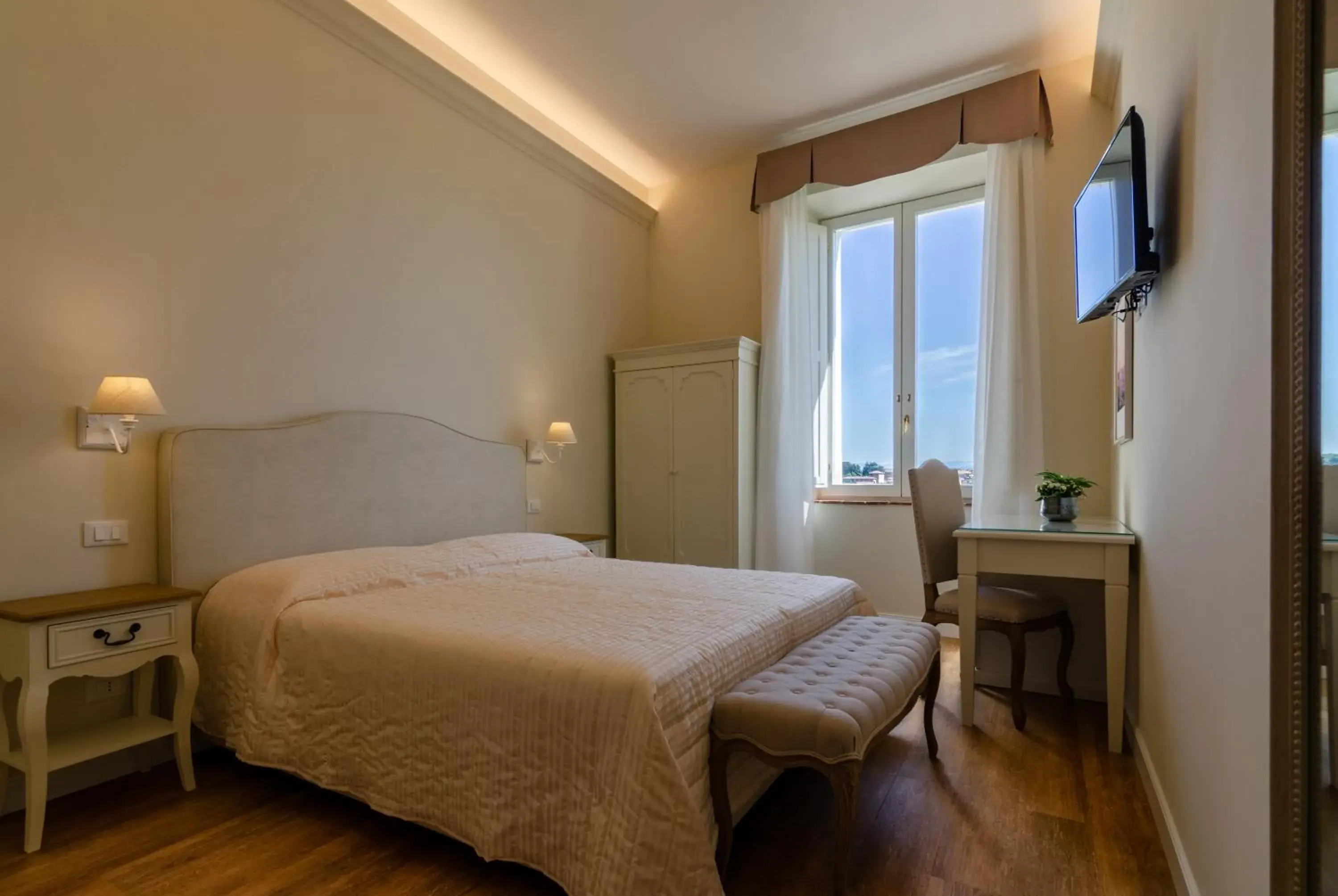 Deluxe Double or Twin Room with Garden View - single occupancy in Il giardino di Pantaneto Residenza D'Epoca Deluxe Double or Twin Room with Garden View - single occupancy in Il giardino di Pantaneto Residenza D'Epoca